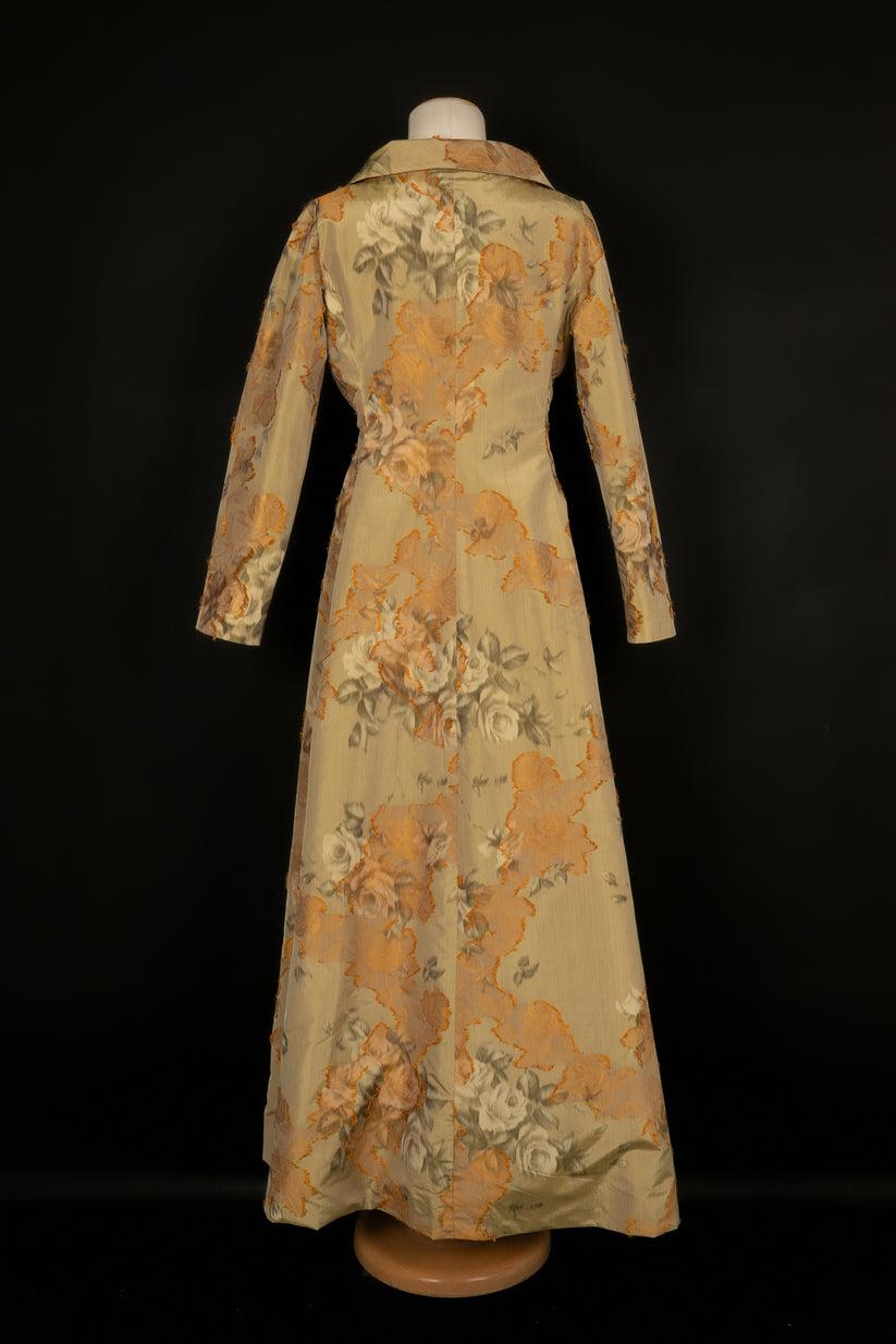 Balmain Ivory Blended Silk Dress Coat In Excellent Condition For Sale In SAINT-OUEN-SUR-SEINE, FR