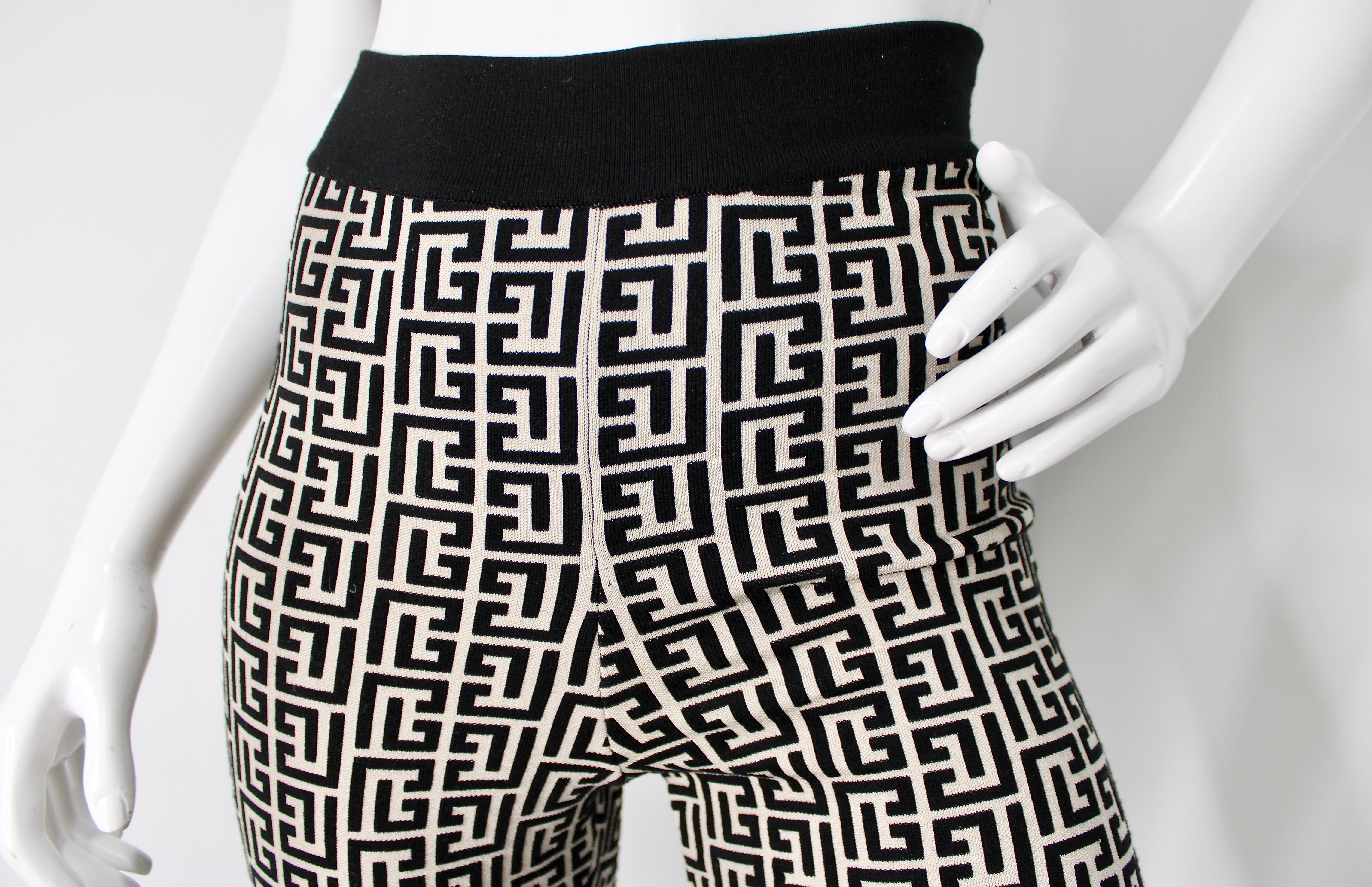 Short de vélo Monogram en maille jacquard de Balmain Bon état - En vente à Scottsdale, AZ