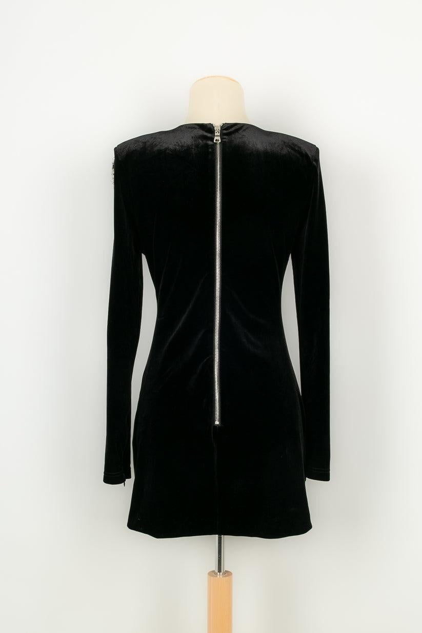 Balmain Long-Sleeved Short Jewelry Dress in Black Velvet In Excellent Condition In SAINT-OUEN-SUR-SEINE, FR