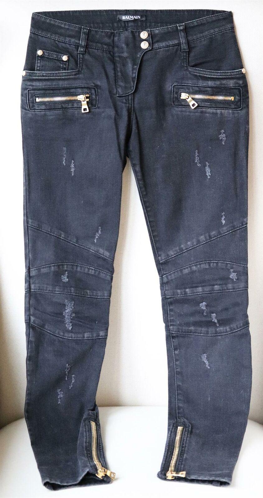Balmain always knows how to turn a classic item into something a lot more edgy, and these jeans are no different.
These black stretch-denim fitted pair features signature biker-style paneling and zipped ankles.
Black heavyweight denim.
Snap button