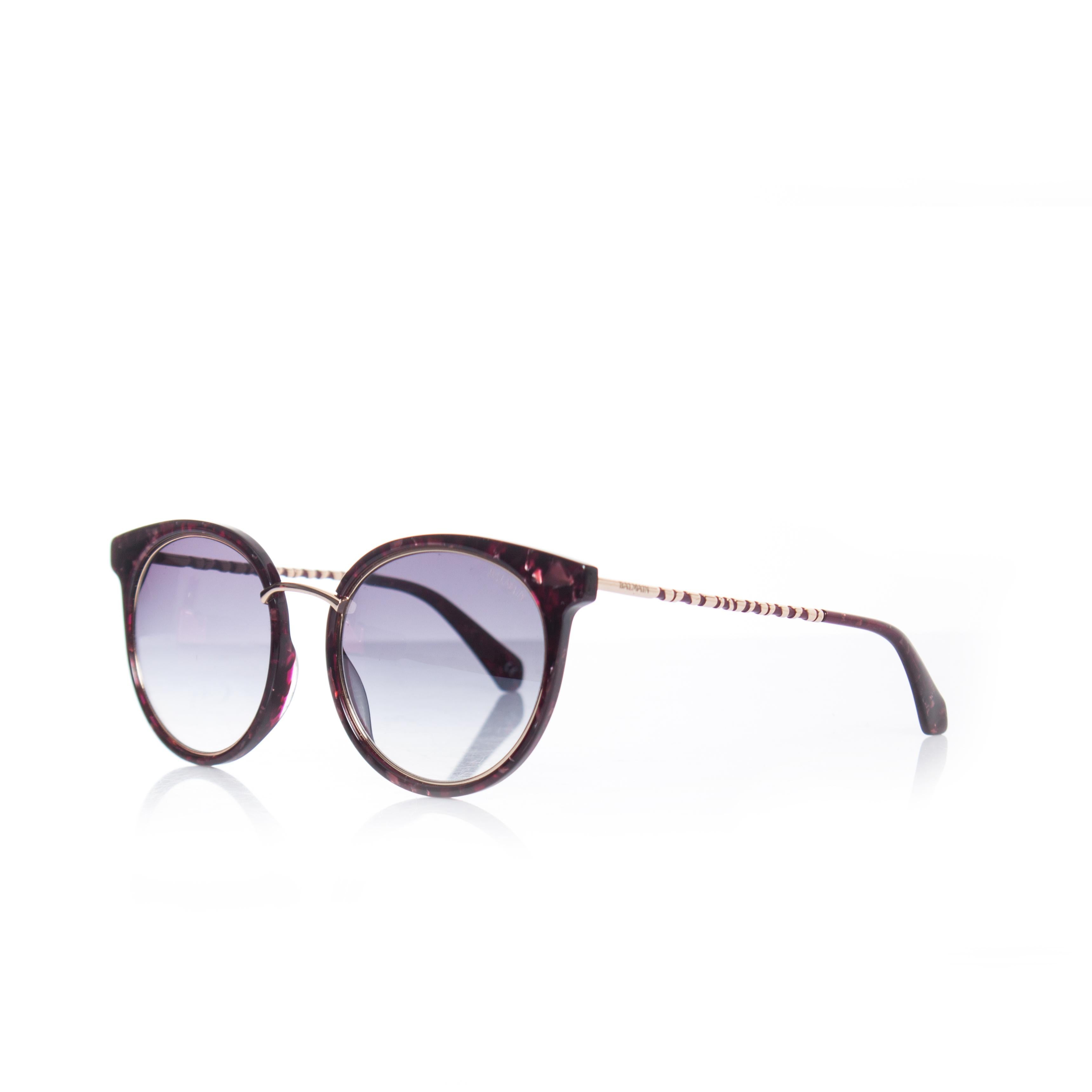 Balmain, lunettes de soleil rouges surdimensionnées. Cet article est en très bon état et est livré avec sa boîte et sa housse de protection.

• CONDITION : très bon état.

• MESURES : hauteur lentille 5,5 cm, largeur lentille 6 cm, largeur cadre