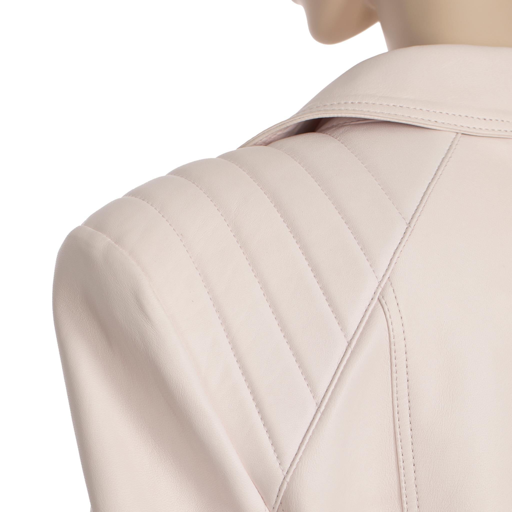 Giacca biker in pelle rosa pallido Balmain 44 FR in vendita 2