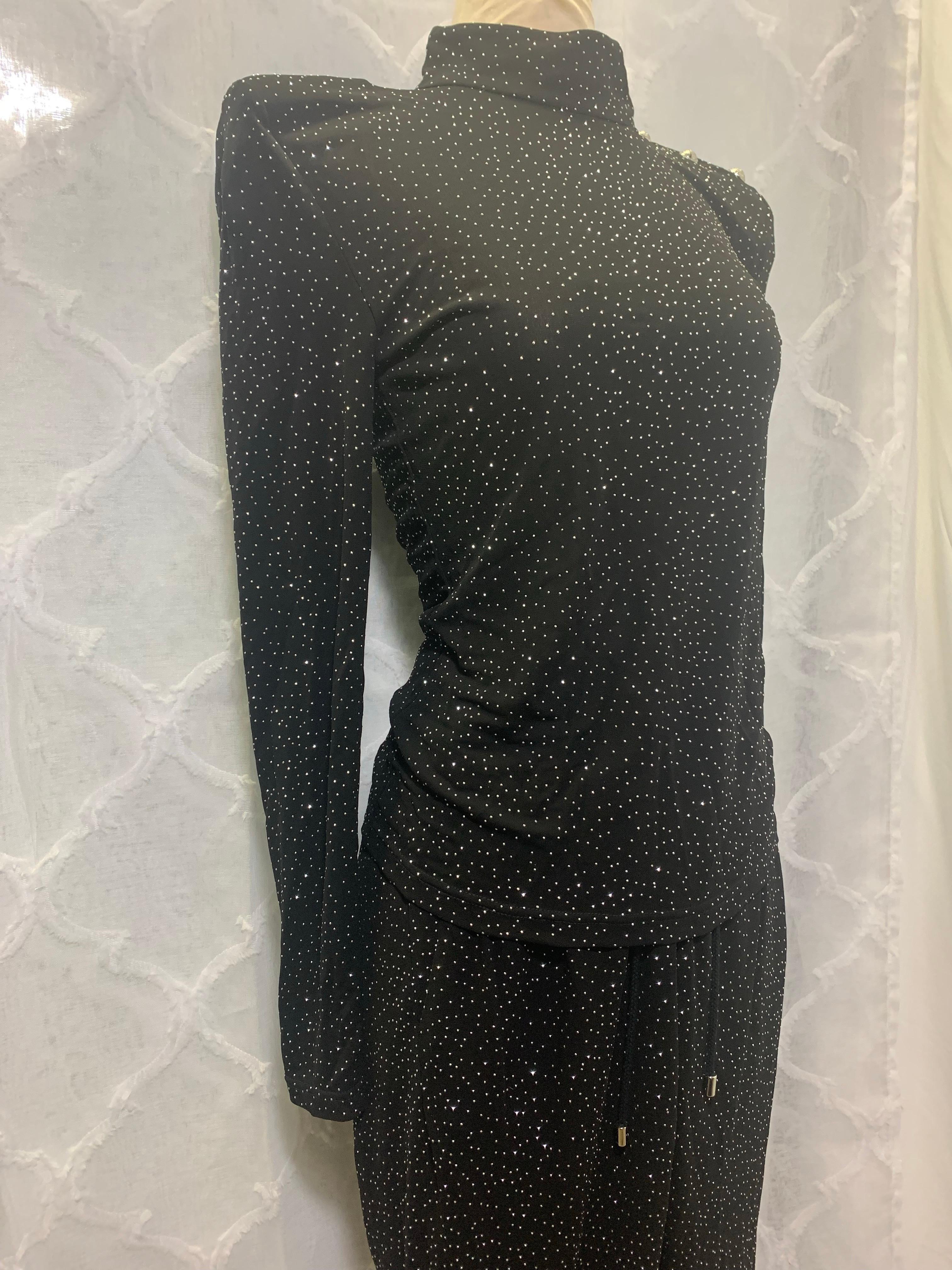 Balmain Paris Ensemble deux pièces noir clouté en cristal - Taille FR 38 / US 4-6 Neuf - En vente à Woodland Hills, CA