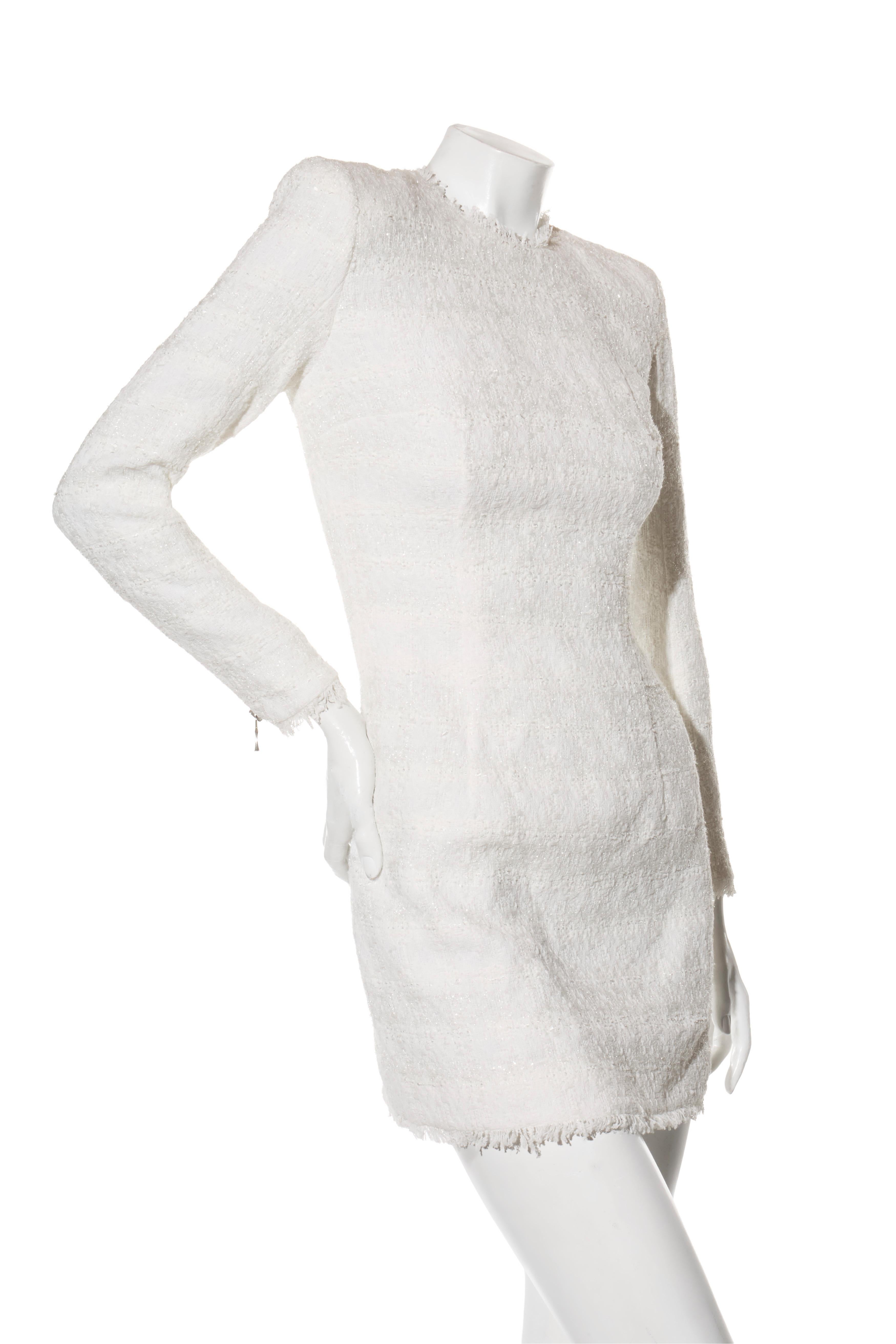 Gris Balmain Paris Mini robe à manches longues en tweed blanc FW16 Taille 38 en vente
