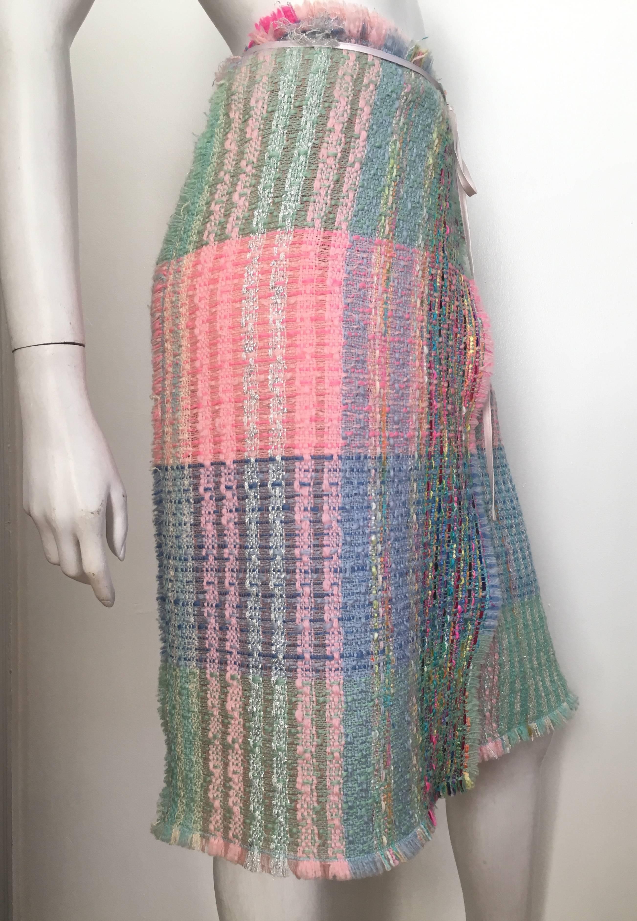 Balmain Patchwork Boucle Wrap Skirt Size 4 / 6. In Excellent Condition For Sale In Atlanta, GA