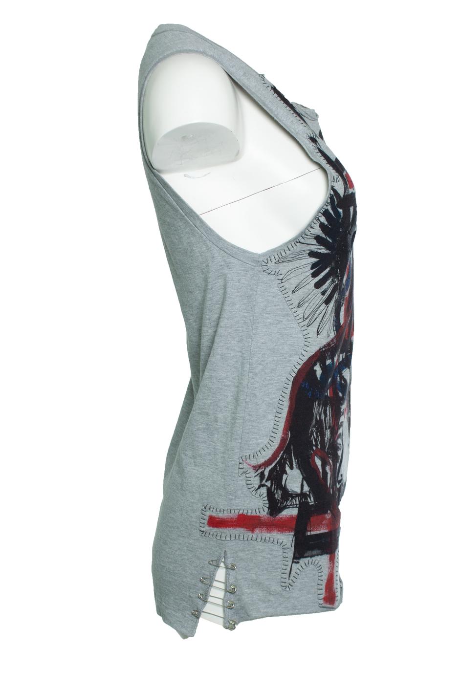 Balmain, Punk patched tiger tanktop with safety pins. The item is in very good condition.

CONDITION: very good condition

SIZE: FR36 - XS

MEASUREMENTS: length 71 cm, width 37 cm, waist 35 cm

MATERIAL: 100% cotton

CARE: hand wash

COLOR: grey
