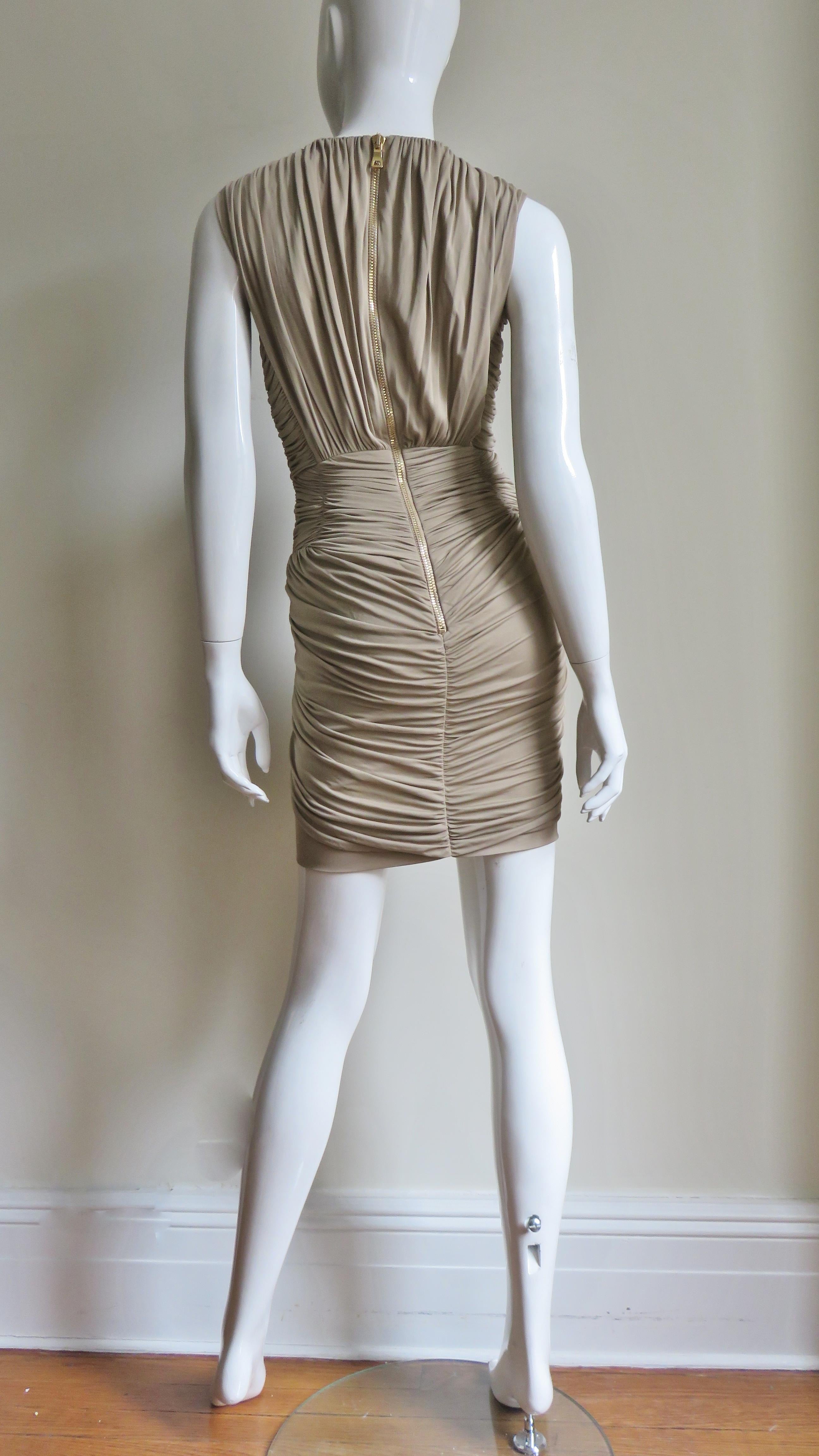Vestido acanalado de seda Balmain Runway en venta 9