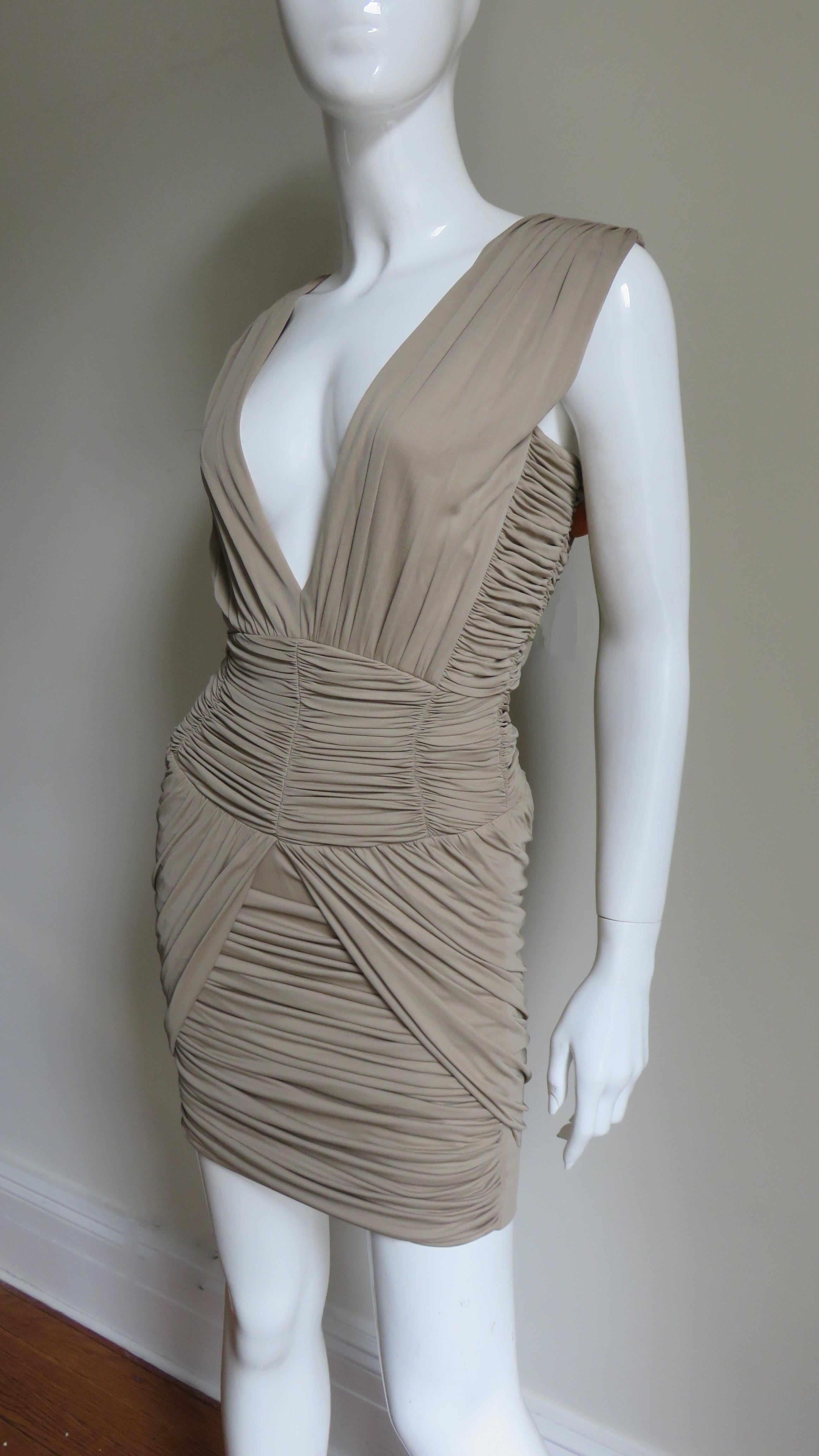 Vestido acanalado de seda Balmain Runway en venta 2