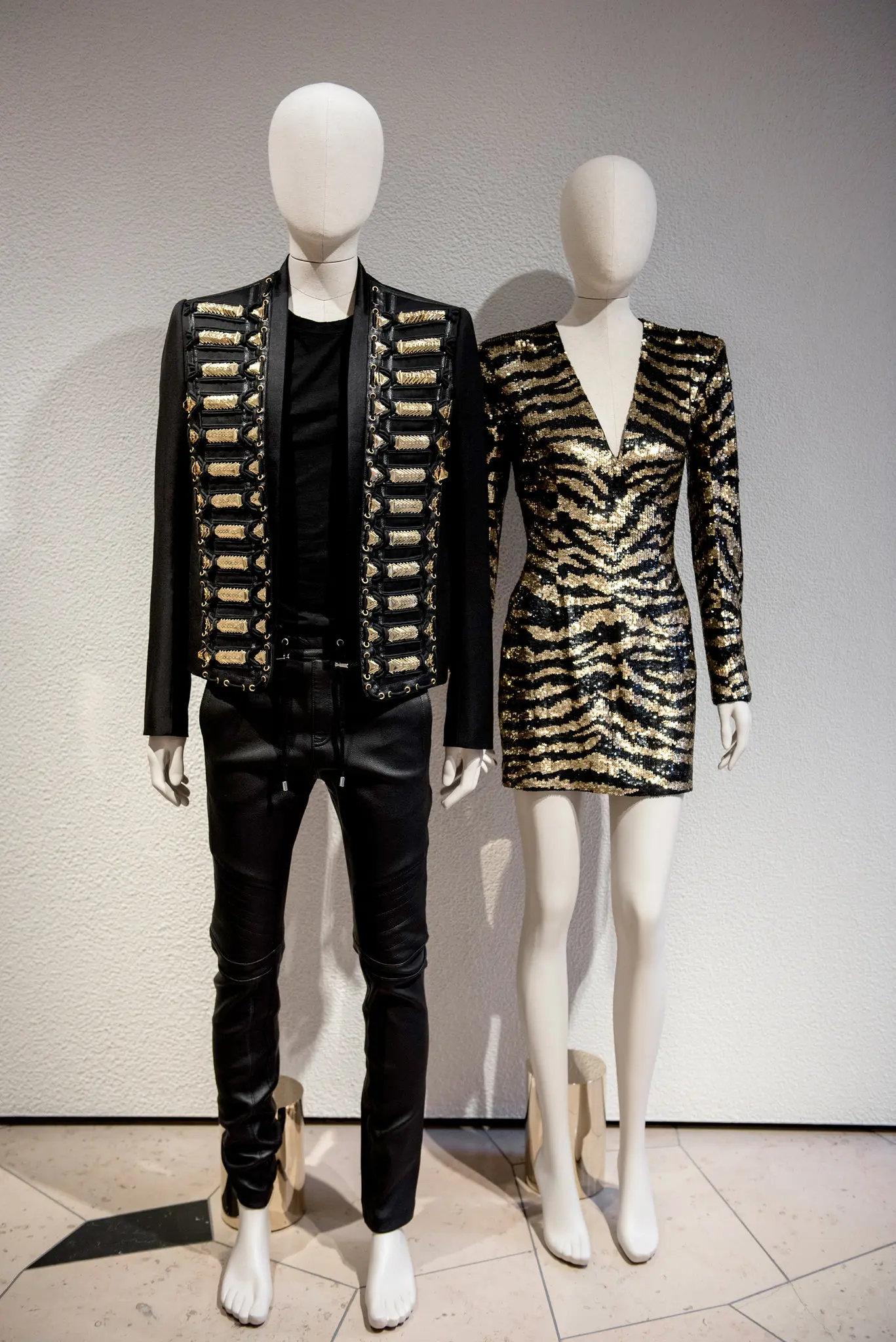 BALMAIN SEQUINED TIGER-STRIPE MINI DRESS in BLACK and GOLD Sz FR 36 For Sale 4