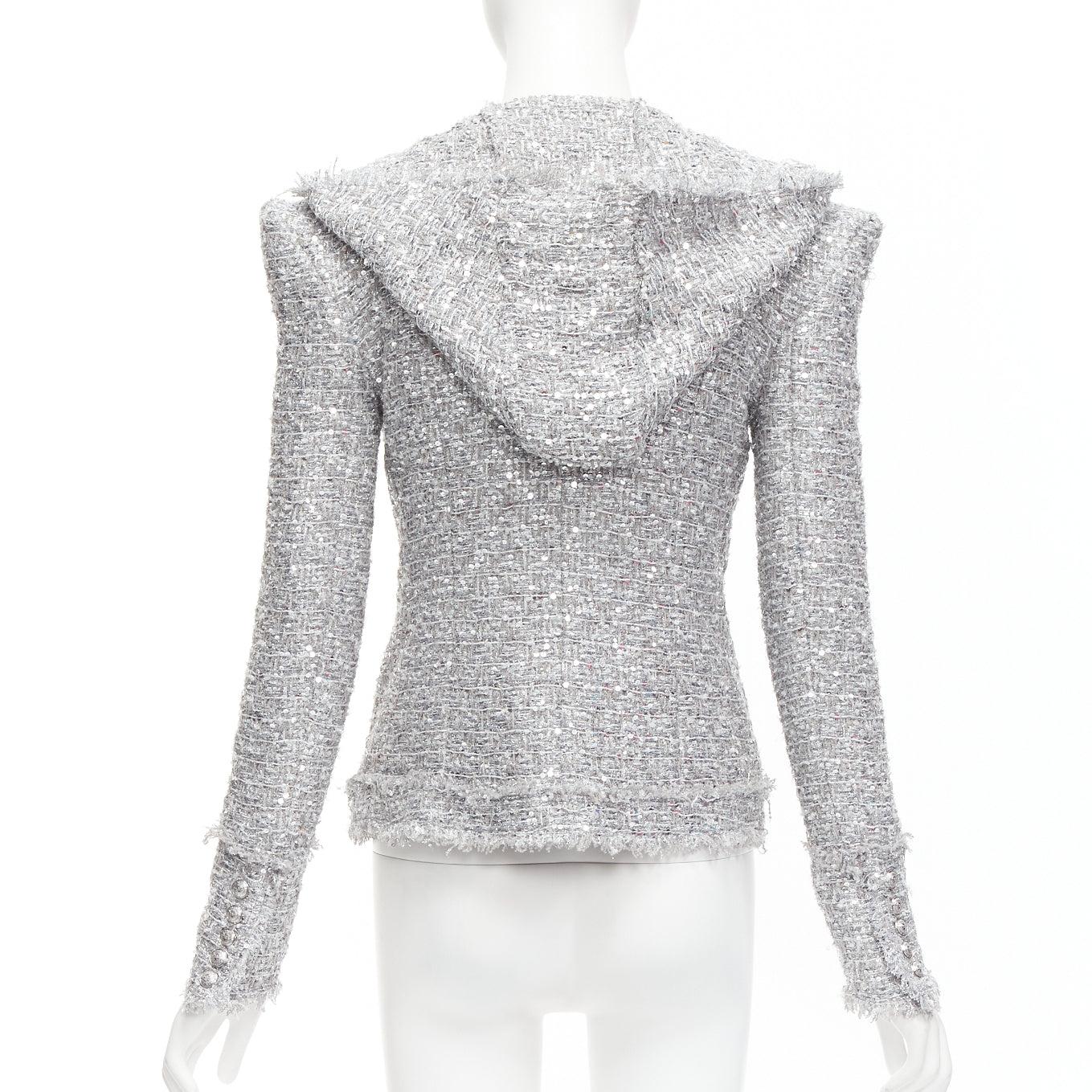Balmain argento con paillettes e tweed con cappuccio, giacca a spalla FR36 S in vendita 1