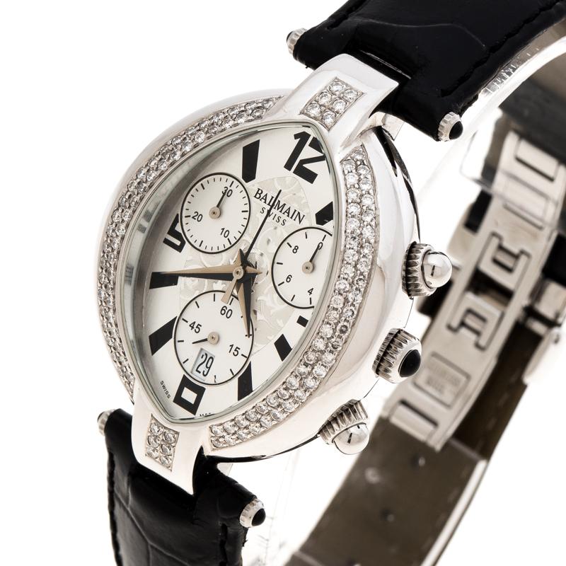 One look at this timepiece from Balmain and you'll know why it is such an outstanding and first-rate collectible. The watch has a unique stainless steel case with sparkling diamonds embedded on the bezel. It is well-equipped with an excellent