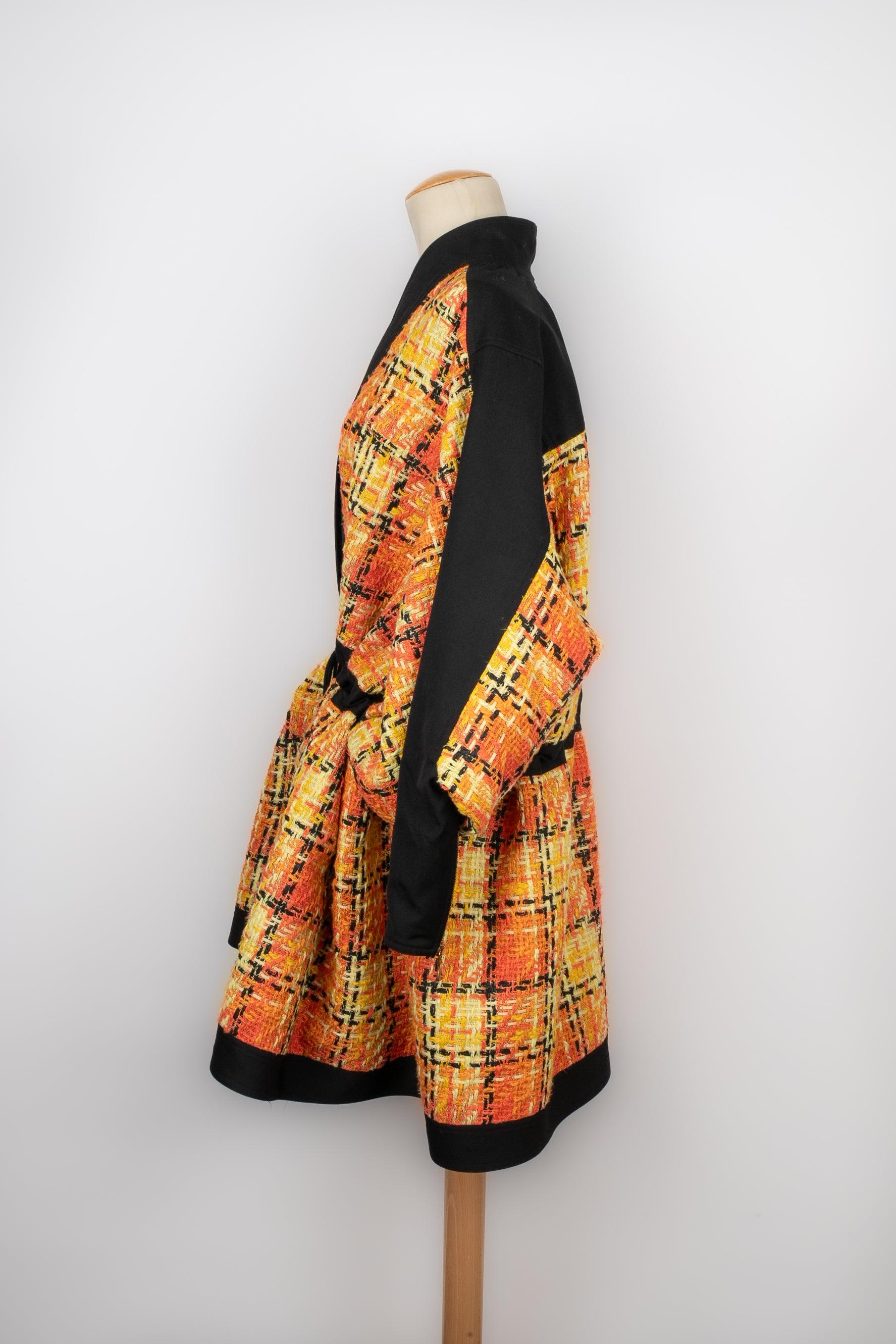 Balmain Tweed-Mantel in Orange und Gelbtönen Damen im Angebot