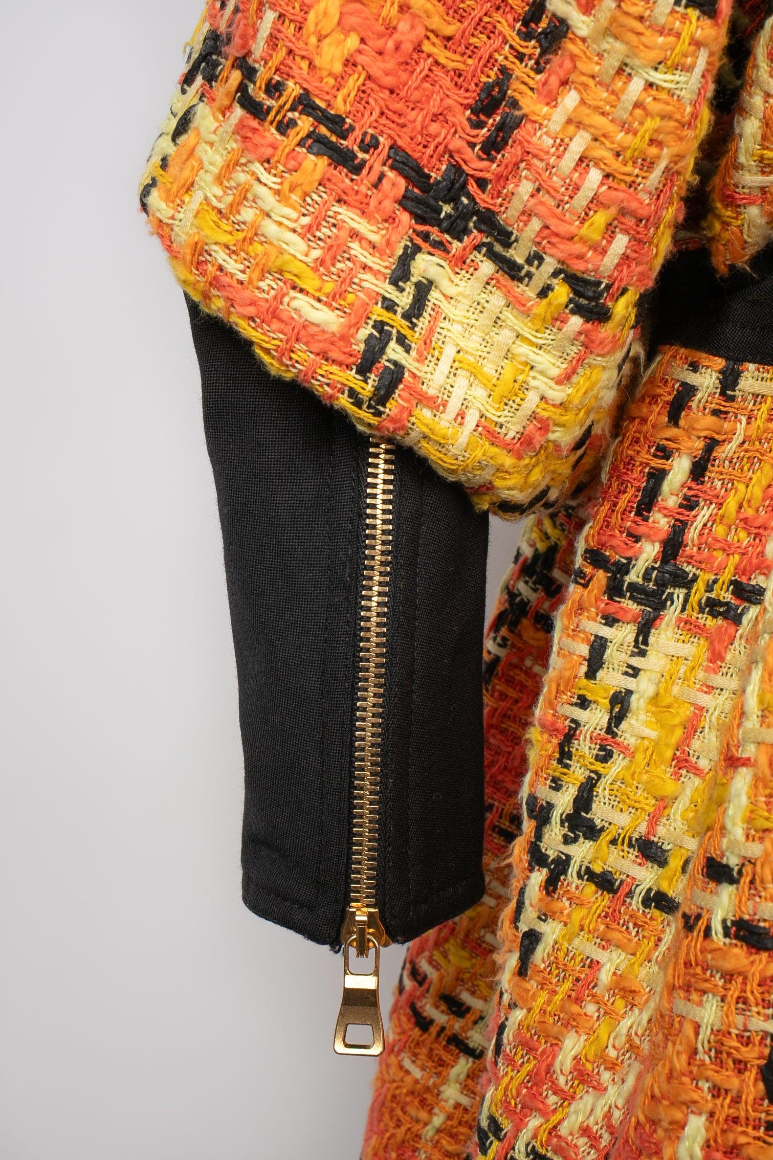 Balmain Tweed-Mantel in Orange und Gelbtönen im Angebot 3