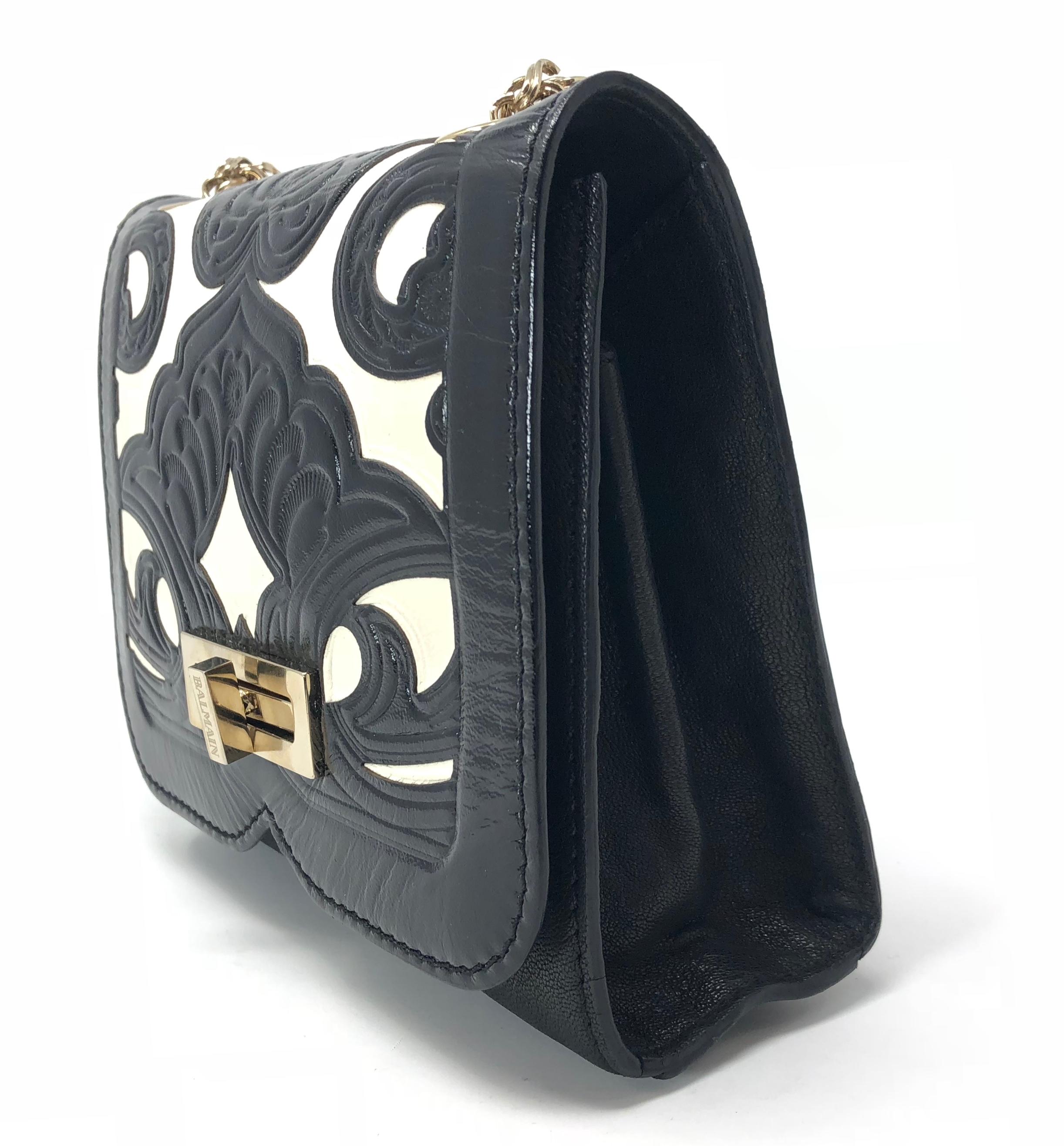 Balmain Ultimate Mini Umhängetasche aus schwarzem und weißem geprägtem Leder (Schwarz)