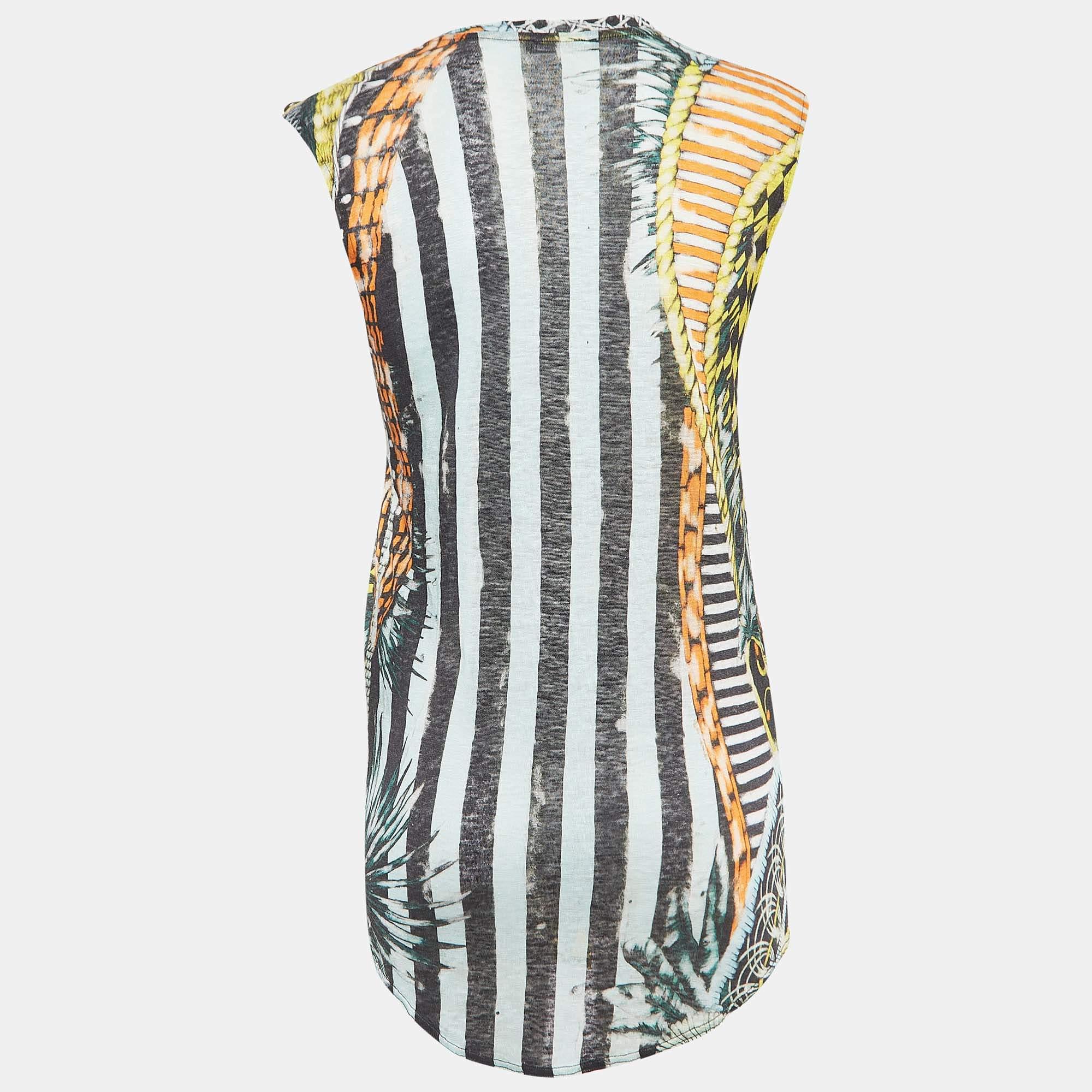 Dieses Designertop bietet Stil und Komfort. Die Kreation wurde aus den besten Stoffen geschneidert und mit vielen Details versehen. Kombinieren Sie es mit einem Rock und Absätzen.