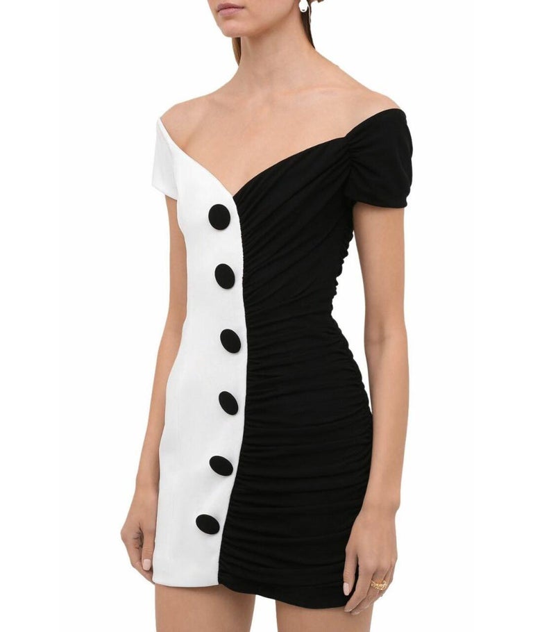 BALMAIN WHITE and BLACK VISCOSE MINI DRESS 38 - 6 at 1stDibs | balmain black  and white dress, balmain white and black viscose off the shoulder dress, balmain  black white dress
