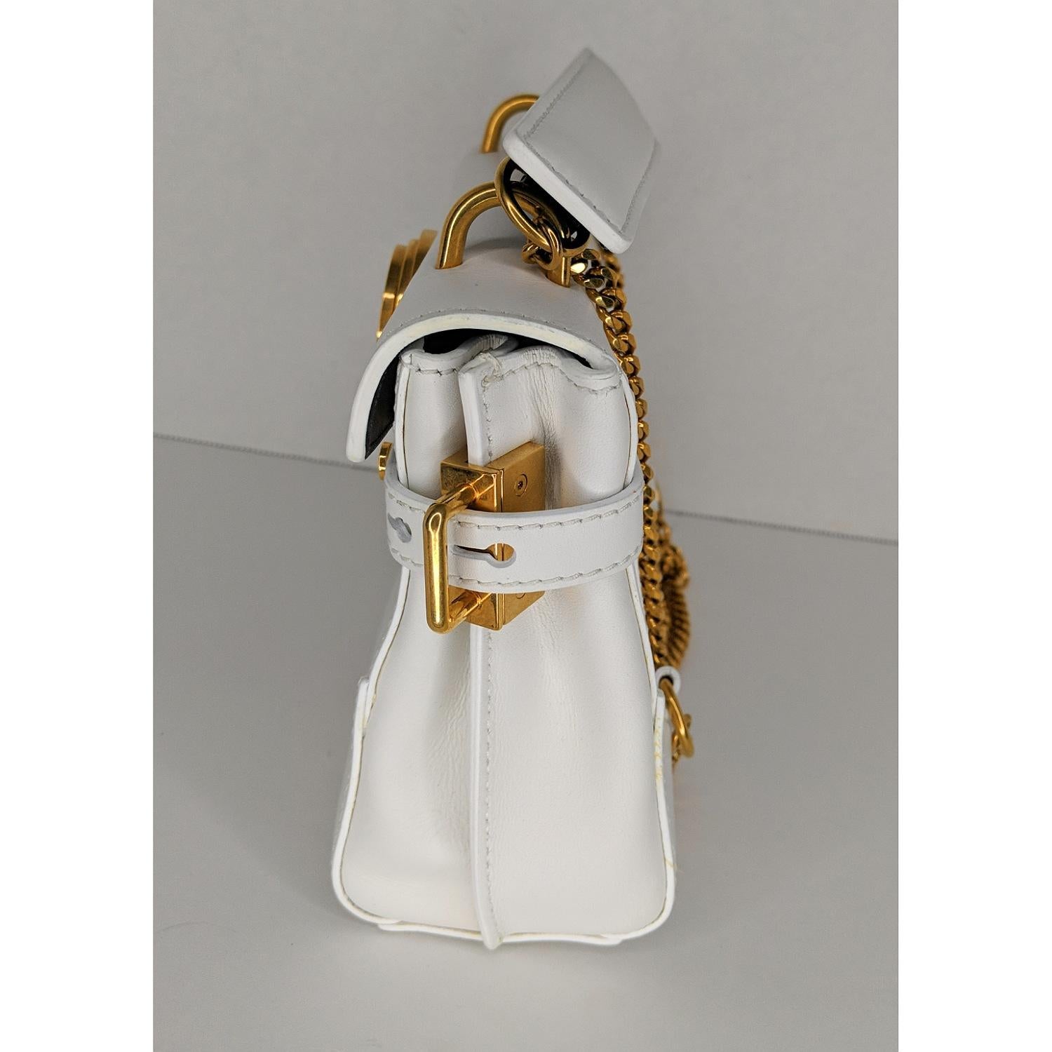 Mochila Crossbody B-Buzz Blanca Balmain en Excelente Estado en Scottsdale, AZ