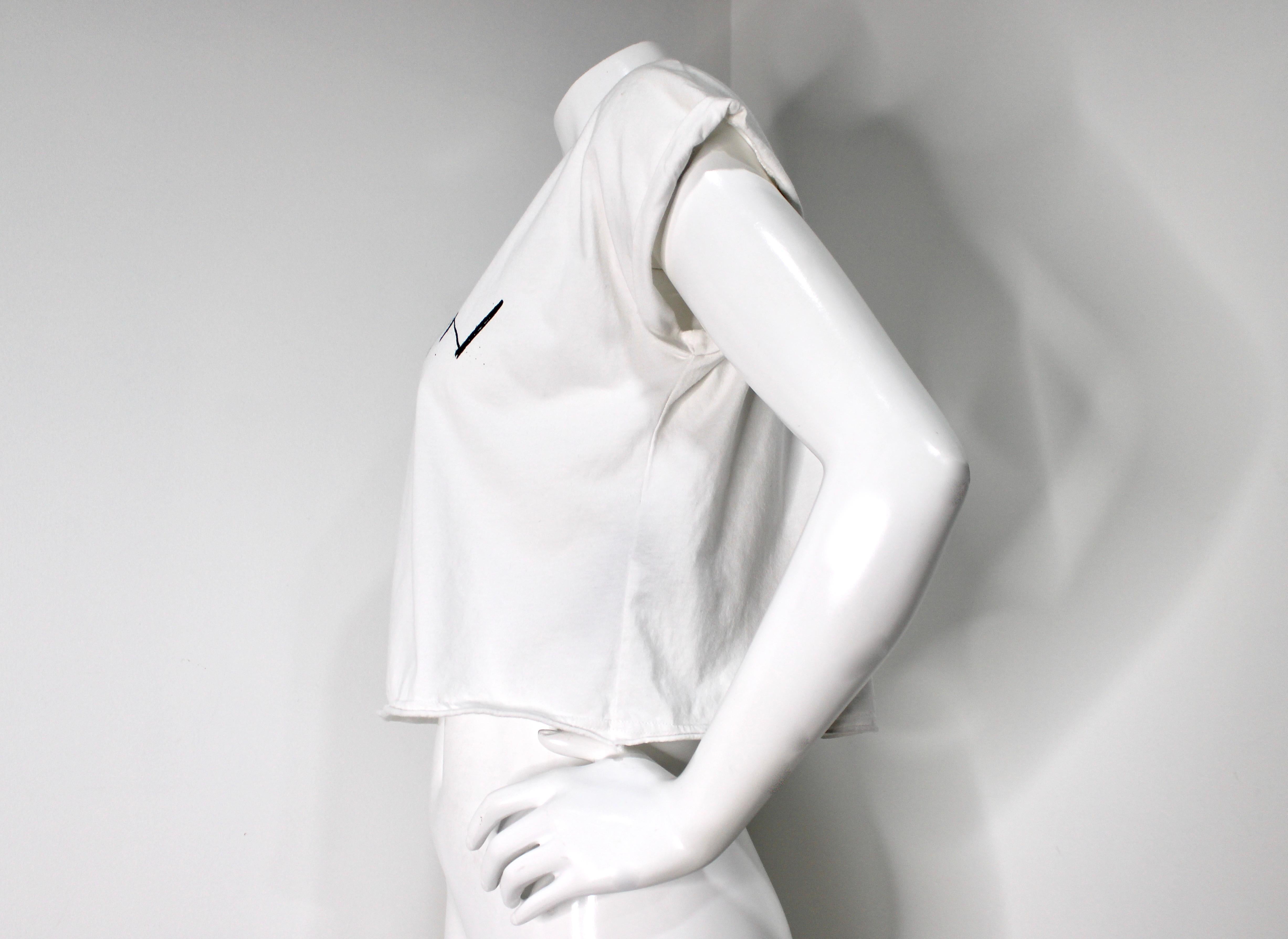 Balmain Weißes und schwarzes T-Shirt aus Baumwolle im Graffiti-Stil (Grau) im Angebot