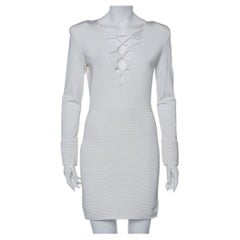 Balmain - Robe courte en maille blanche texturée avec lacets et cravate, taille M