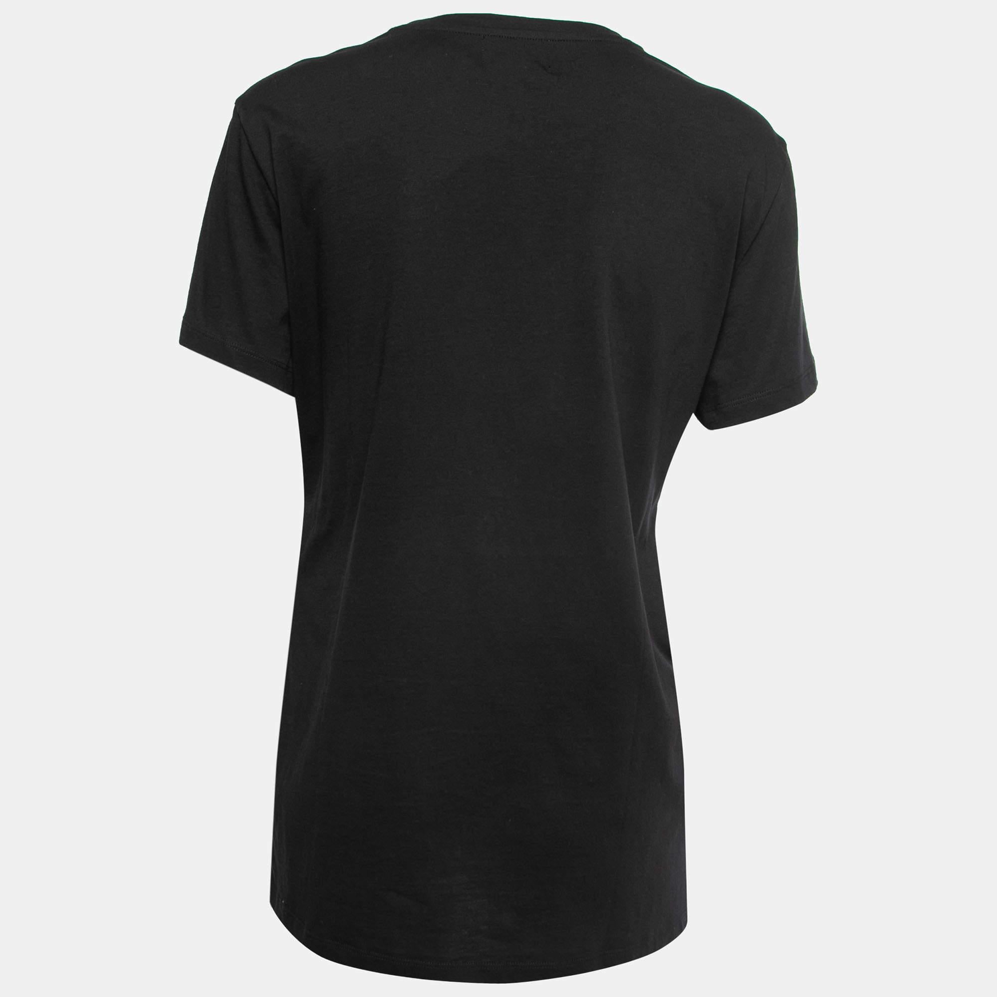 A perfect combination of comfort luxury and style this Balmain X Beyonce t shirt is a must have piece Made from quality materials the creation can be styled with denim pants and sneakers for a cool look.