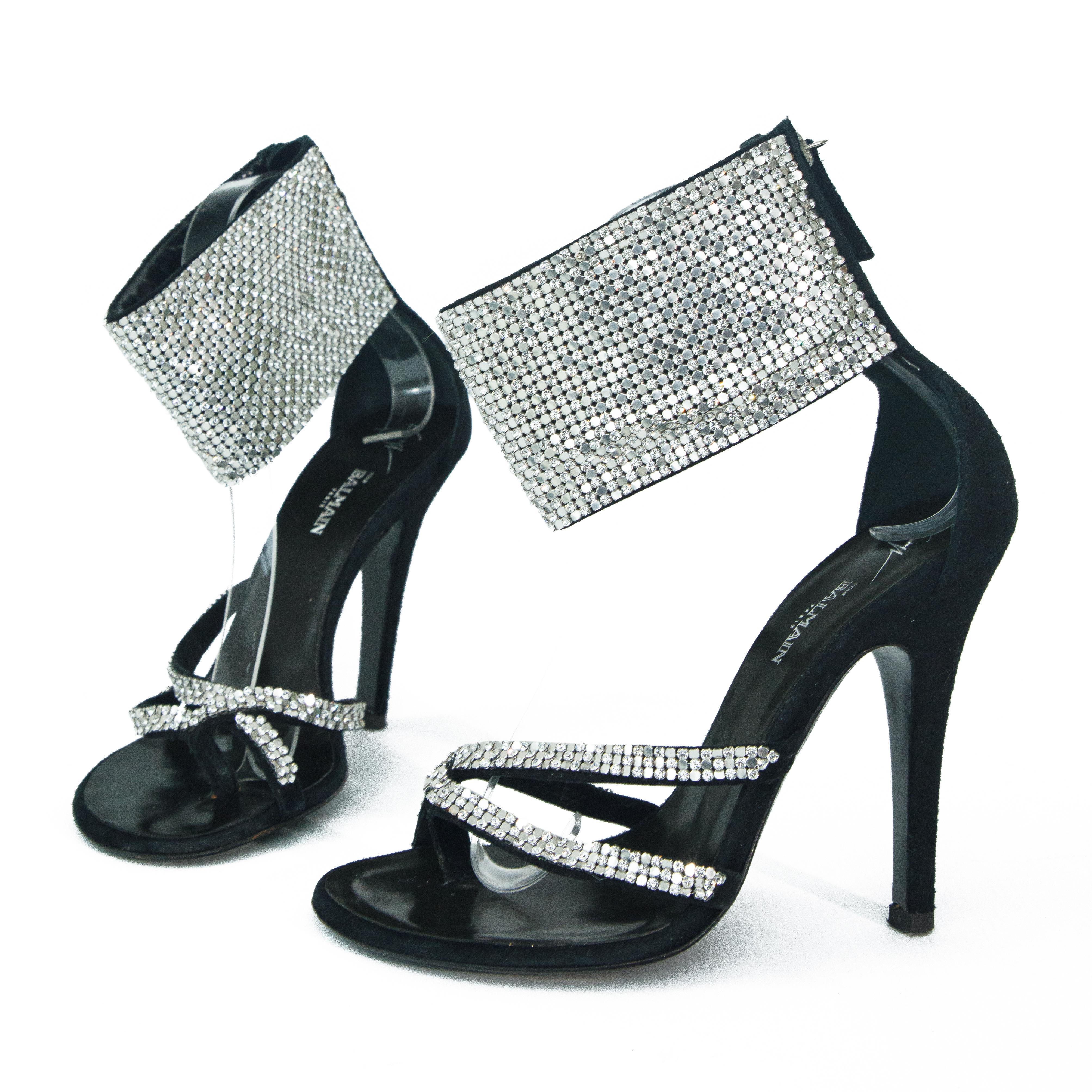 Ruder Than The Rest presents a pair of Balmain x Giuseppe Zanotti crystal and studded heels.

Spring-summer 2009 runway collection.

Suede upper with crystal inlay and studs.

Crystal rhinestones are probably Swarovski.

Vintage, 2009.

Made in