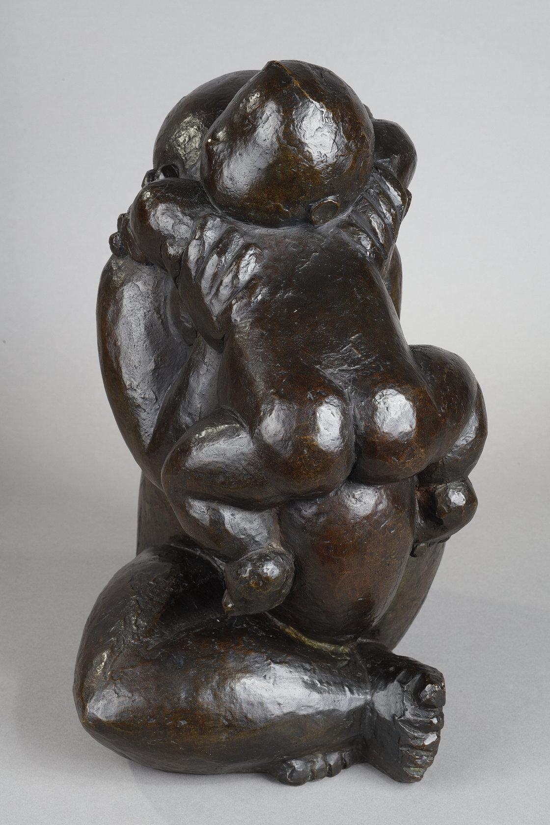 Maternità - Figurative Sculpture Oro di Baltasar Lobo