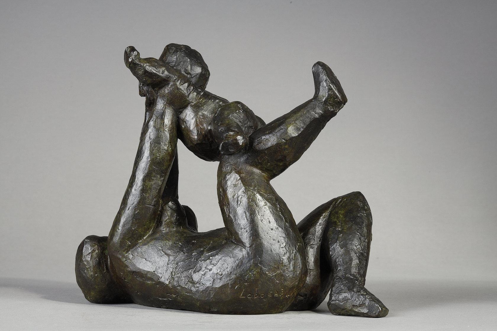 Motherhood
by Baltasar LOBO (1910-1993)

A bronze group with a nuanced greenish dark brown patina
Signed 