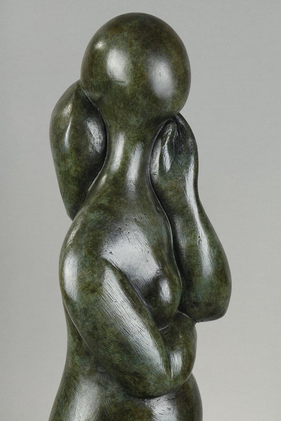 Pensive à genoux - Nude Sculpture Oro di Baltasar Lobo