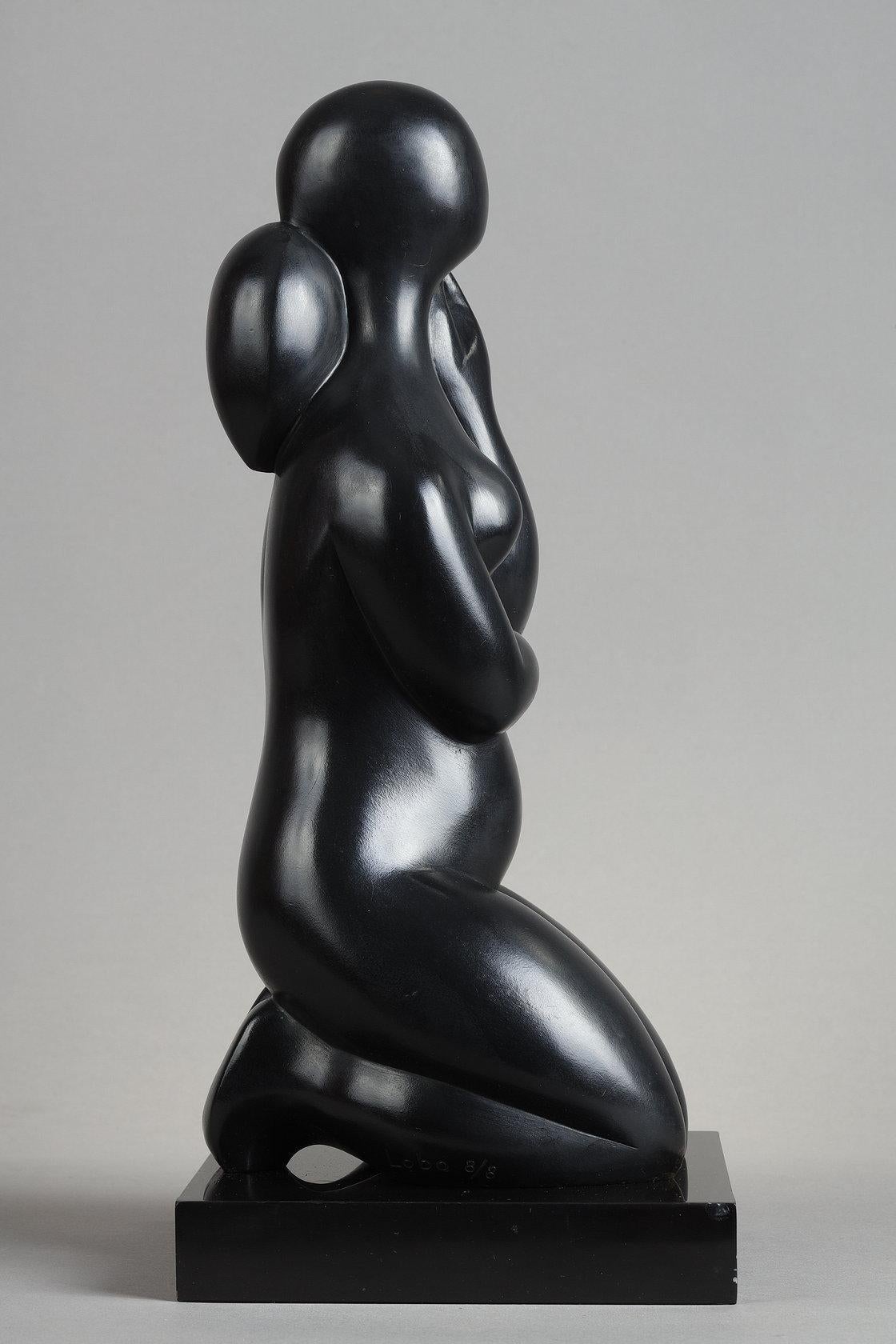 Baltasar LOBO (1910-1993)
Pensativa sobre sus rodillas

Una escultura de bronce con pátina negra
Firmado en el lateral 