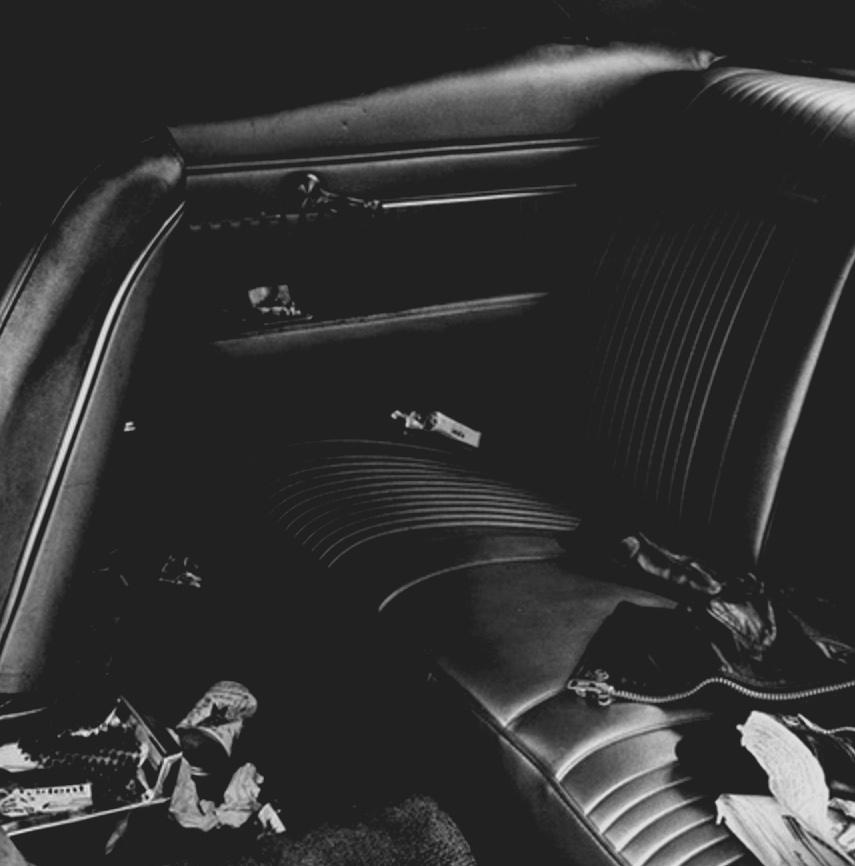 Asiento trasero - Photograph Contemporáneo de Balthasar Burkhard 
