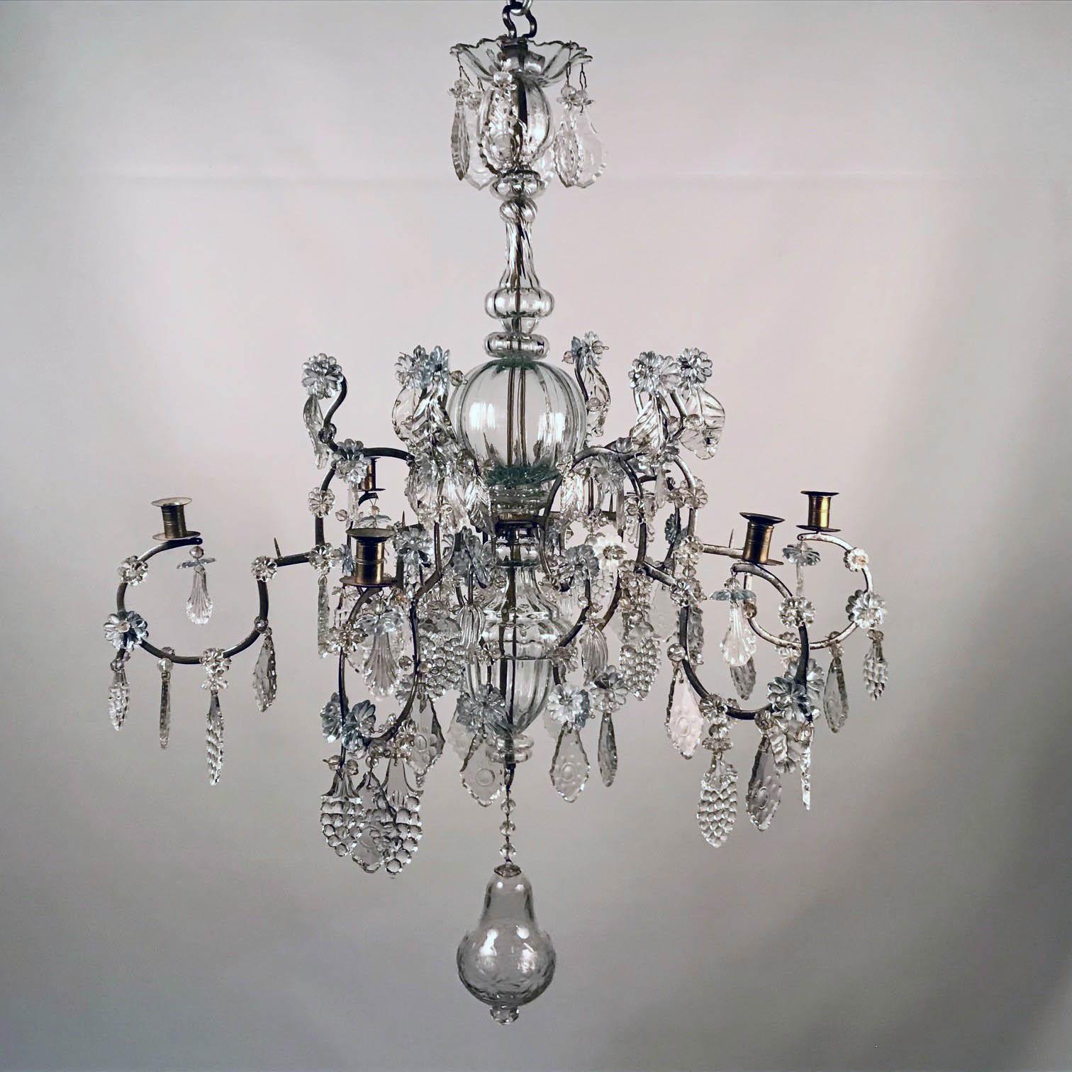 Baltic 18th Century Crystal and Iron Candle Chandelier In Good Condition For Sale In Montreal, QC
