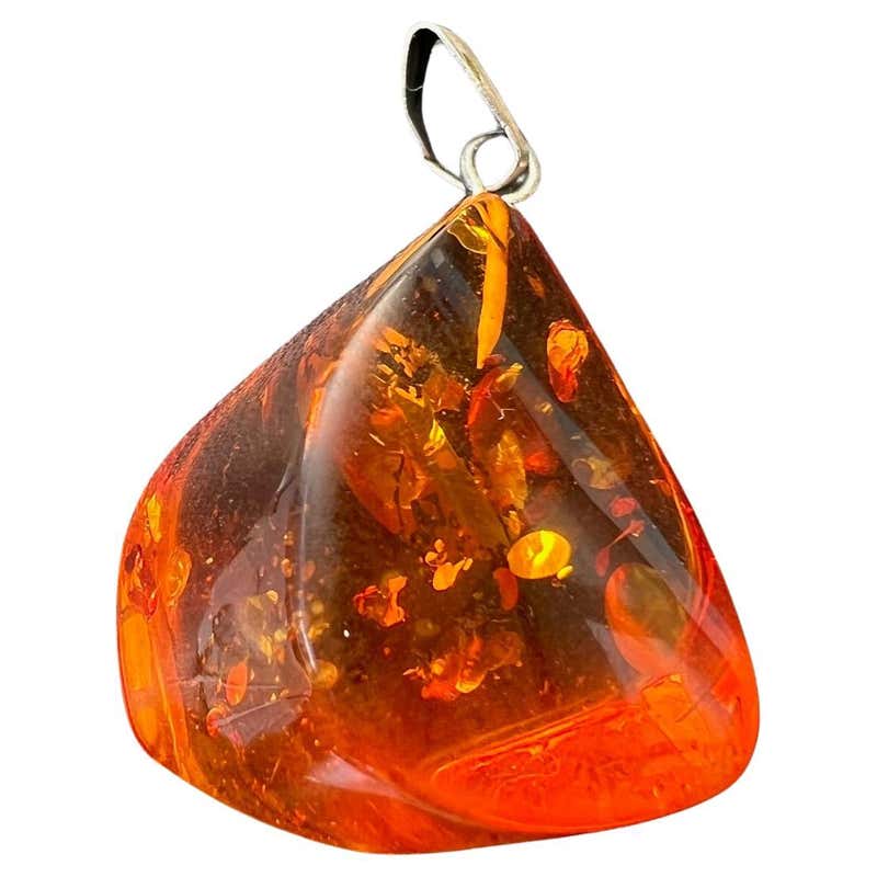Amber Large Antique BAltic Amber Stone 18 Karat Gold Necklace For Sale at 1stDibs