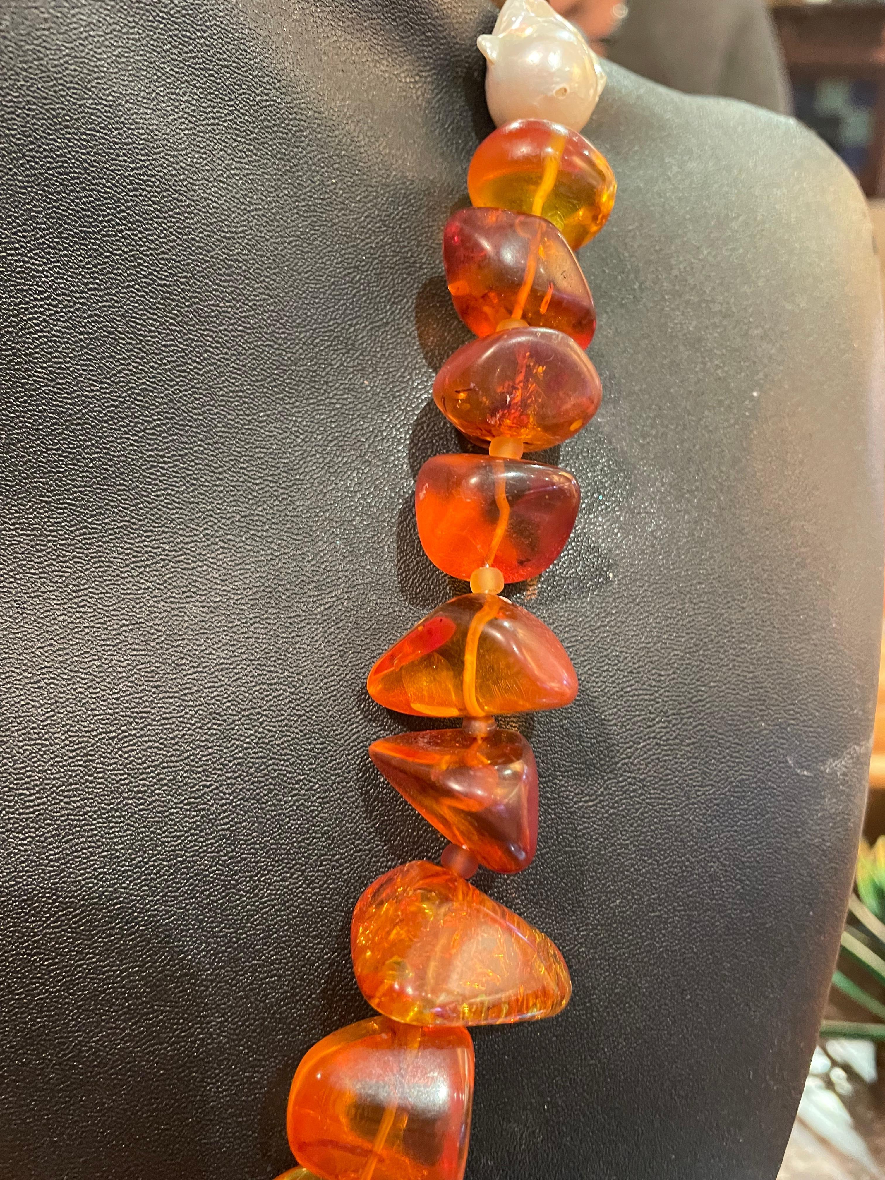 Baltic Amber, Chinese soapstone, Bakelite, baroque pearls necklace from Lorraine In Good Condition For Sale In Pittsburgh, PA