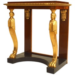 Table console néoclassique baltique en acajou et cariatides dorées