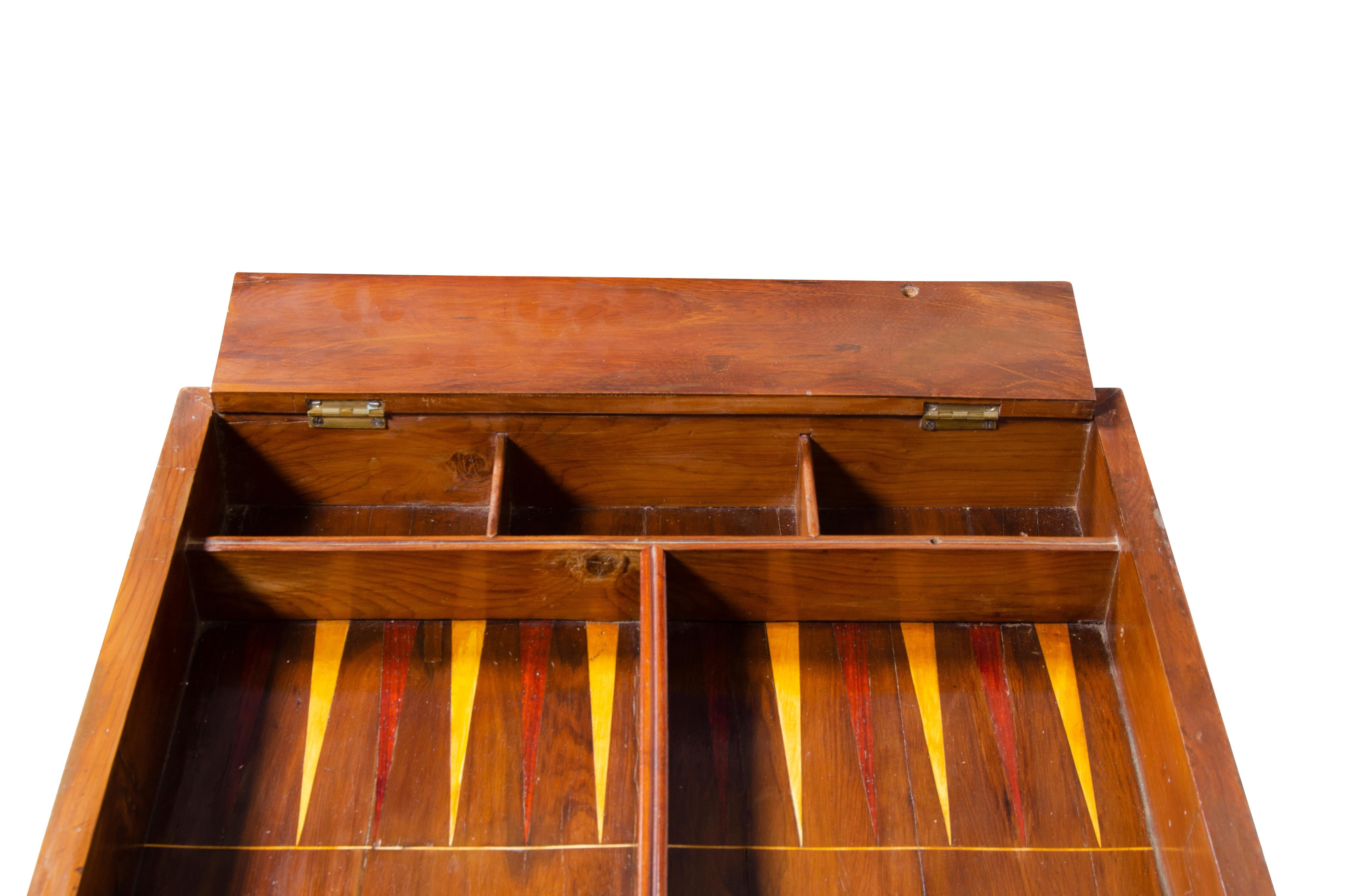 Mesa de Juegos de Madera de Tejo Neoclásico Báltico en venta 12