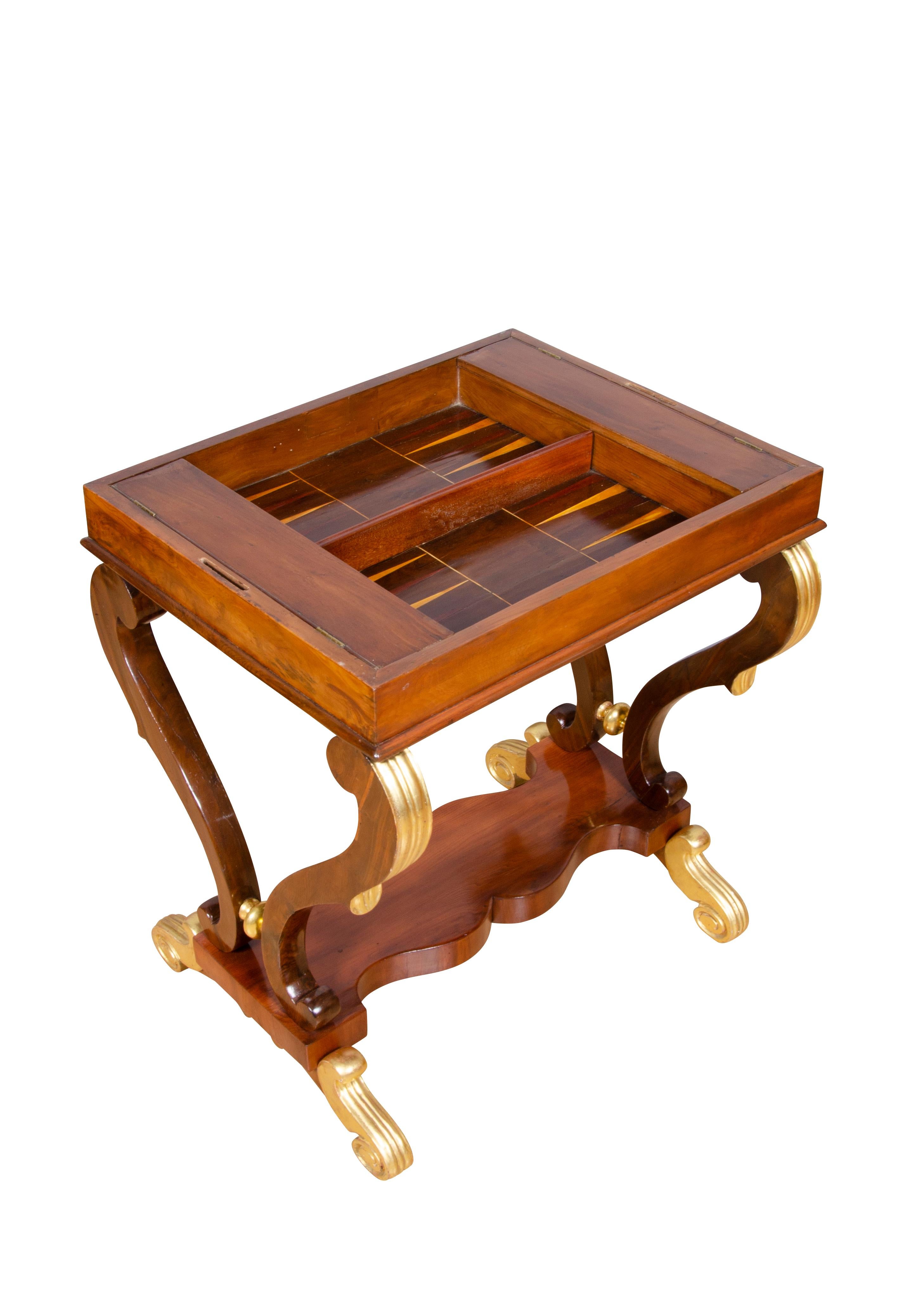 Mesa de Juegos de Madera de Tejo Neoclásico Báltico en venta 2