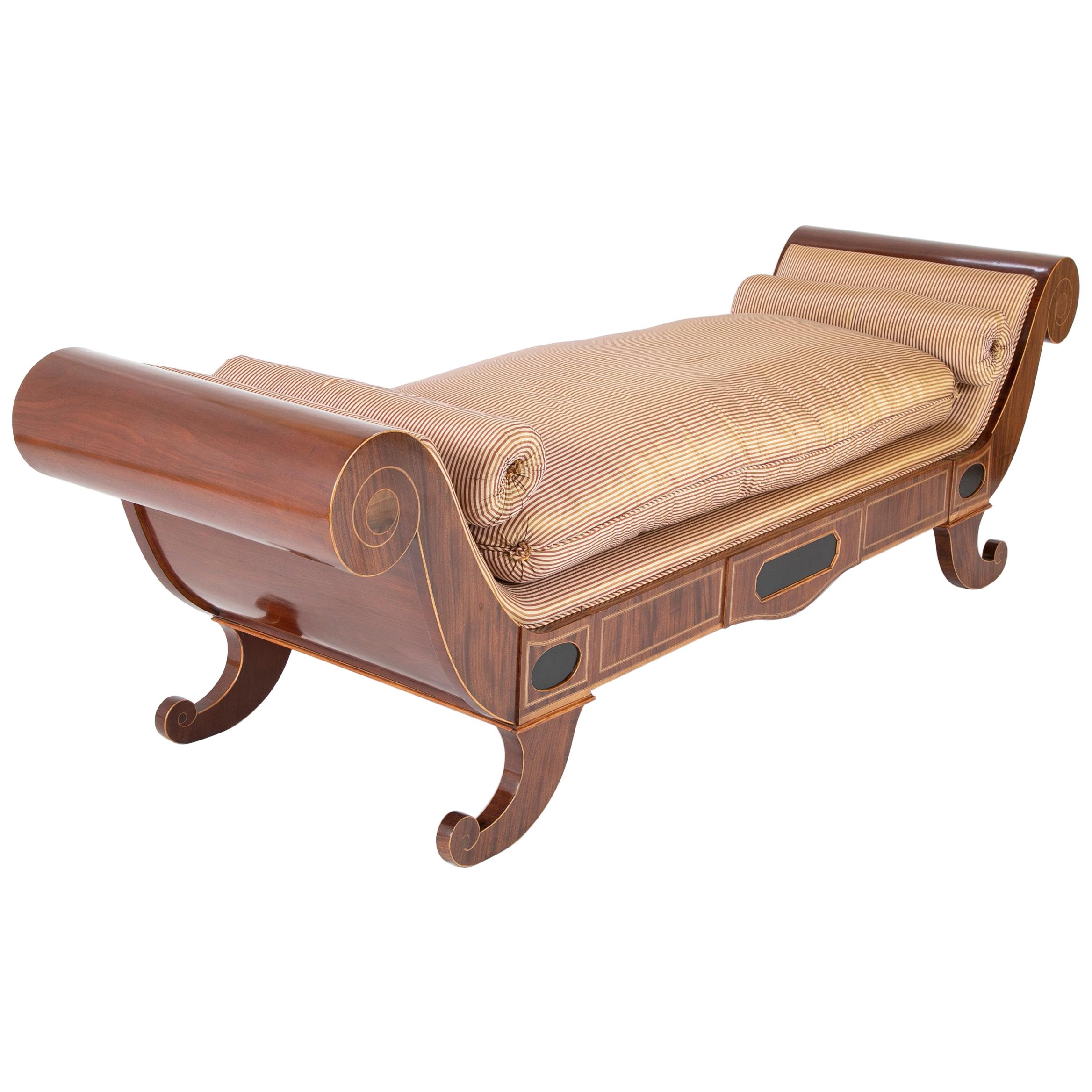 Baltic Neoclassical Daybed