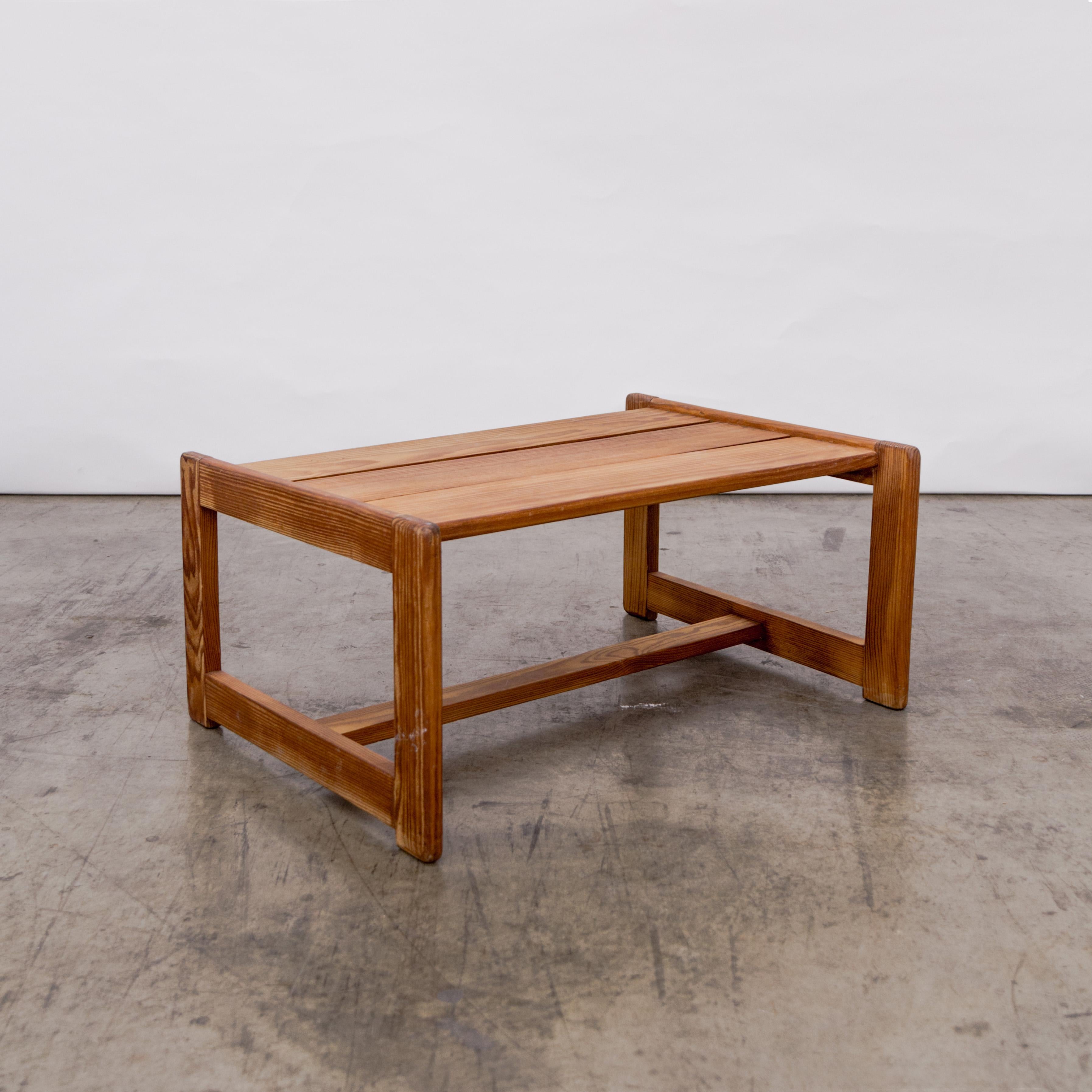 Danois Table Cocktail en pin baltique avec plateau en planches en vente