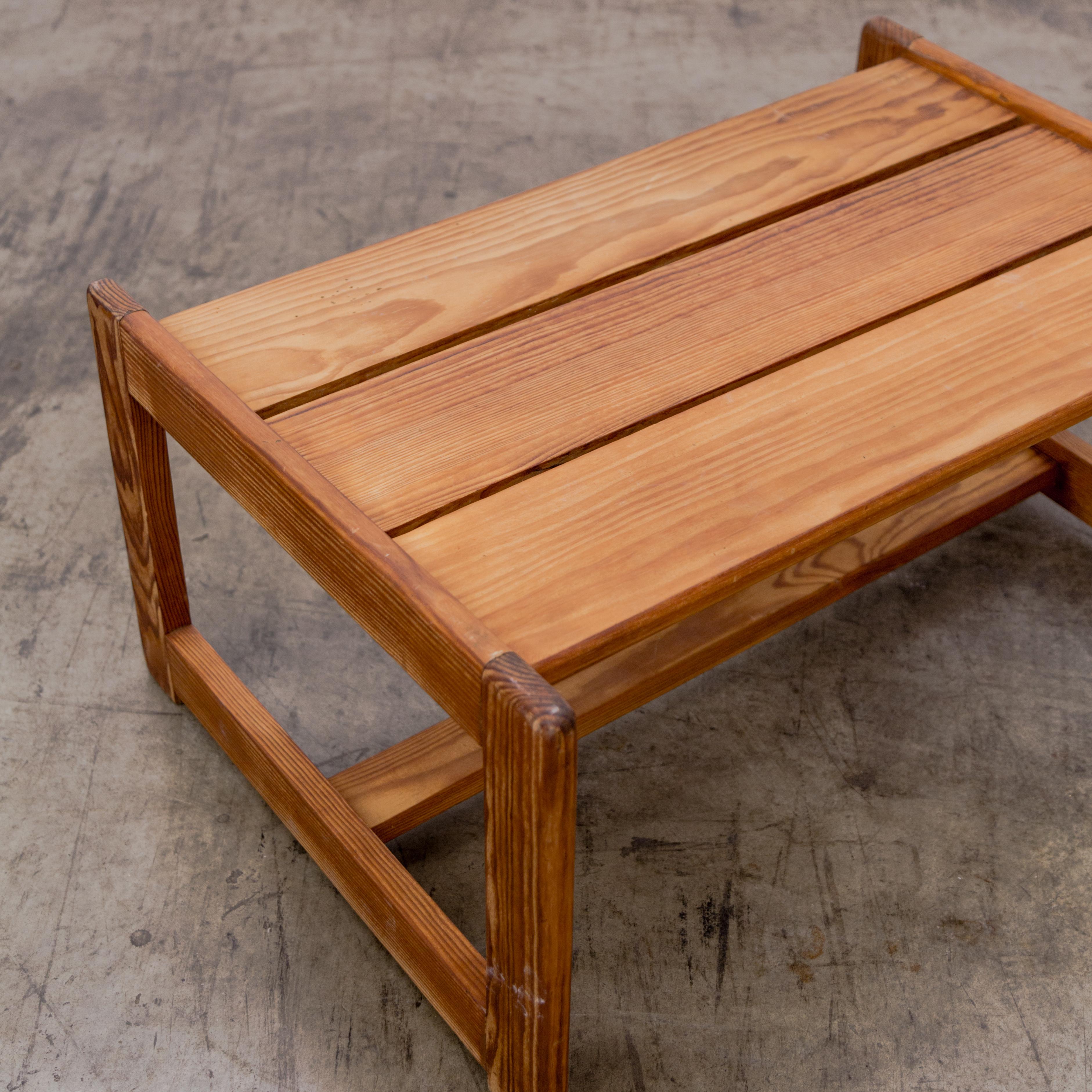 Table Cocktail en pin baltique avec plateau en planches en vente 1