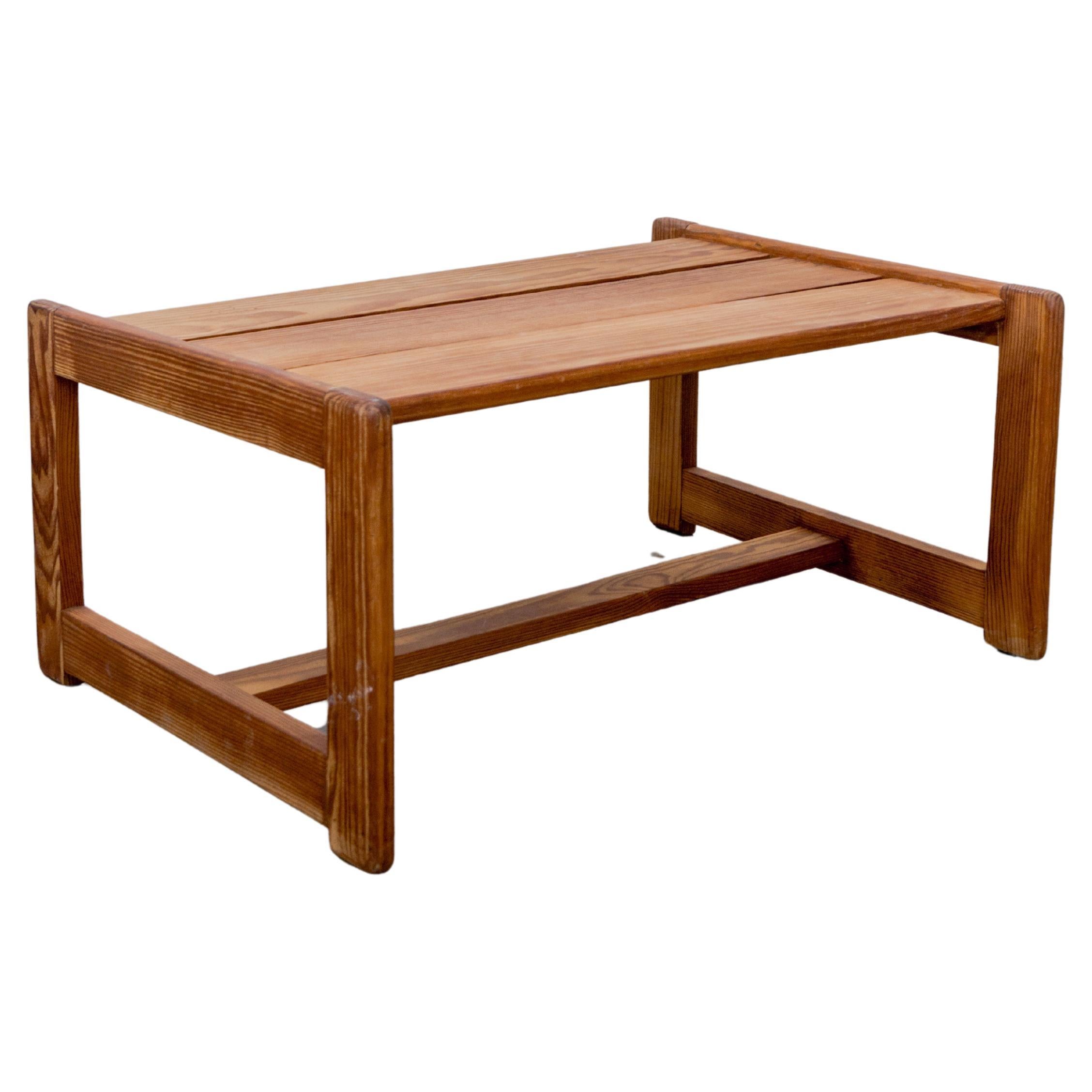 Table Cocktail en pin baltique avec plateau en planches en vente