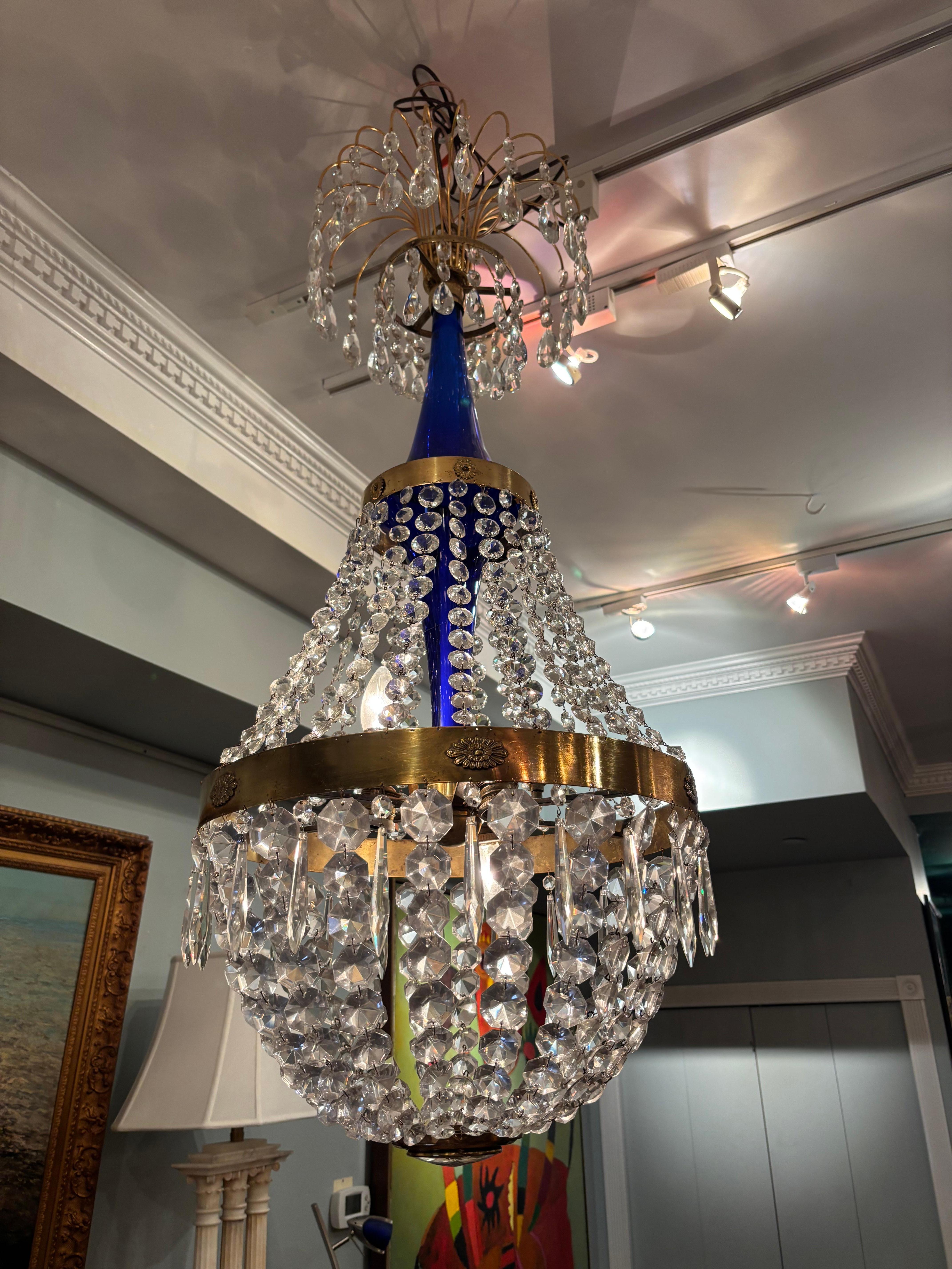 Lampadario in stile baltico/russo In condizioni buone in vendita a Vancouver, British Columbia
