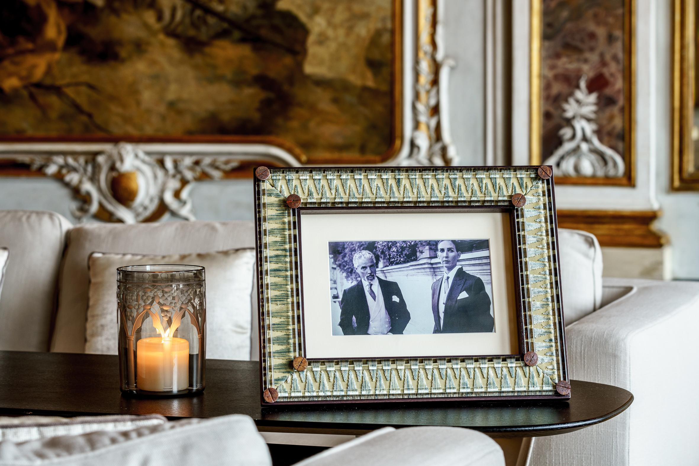 Hand-Crafted BALTICO green frame with Tessitura Bevilacqua velvet, by giberto Venezia For Sale