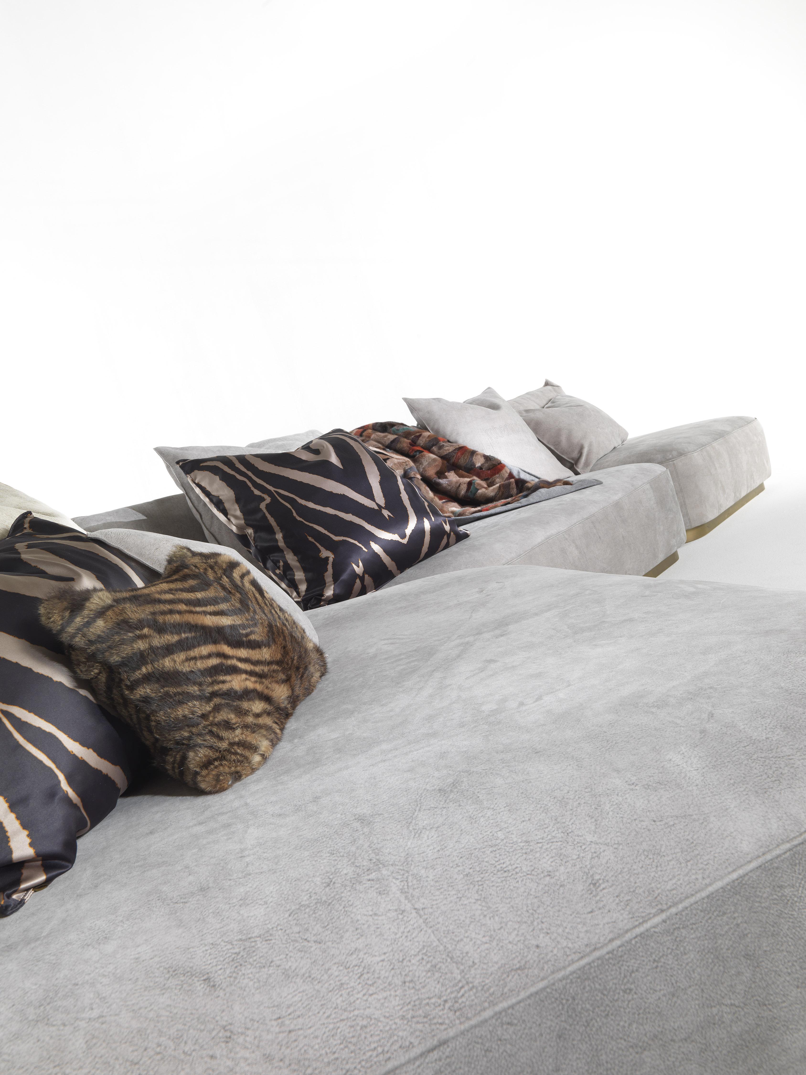 Modern 21st Century Baltimora Modular Sofa in Leather by Roberto Cavalli Home Interiors For Sale