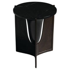 Tavolino Baltoro in bronzo testurizzato e marmo nero di Elan Atelier IN STOCK