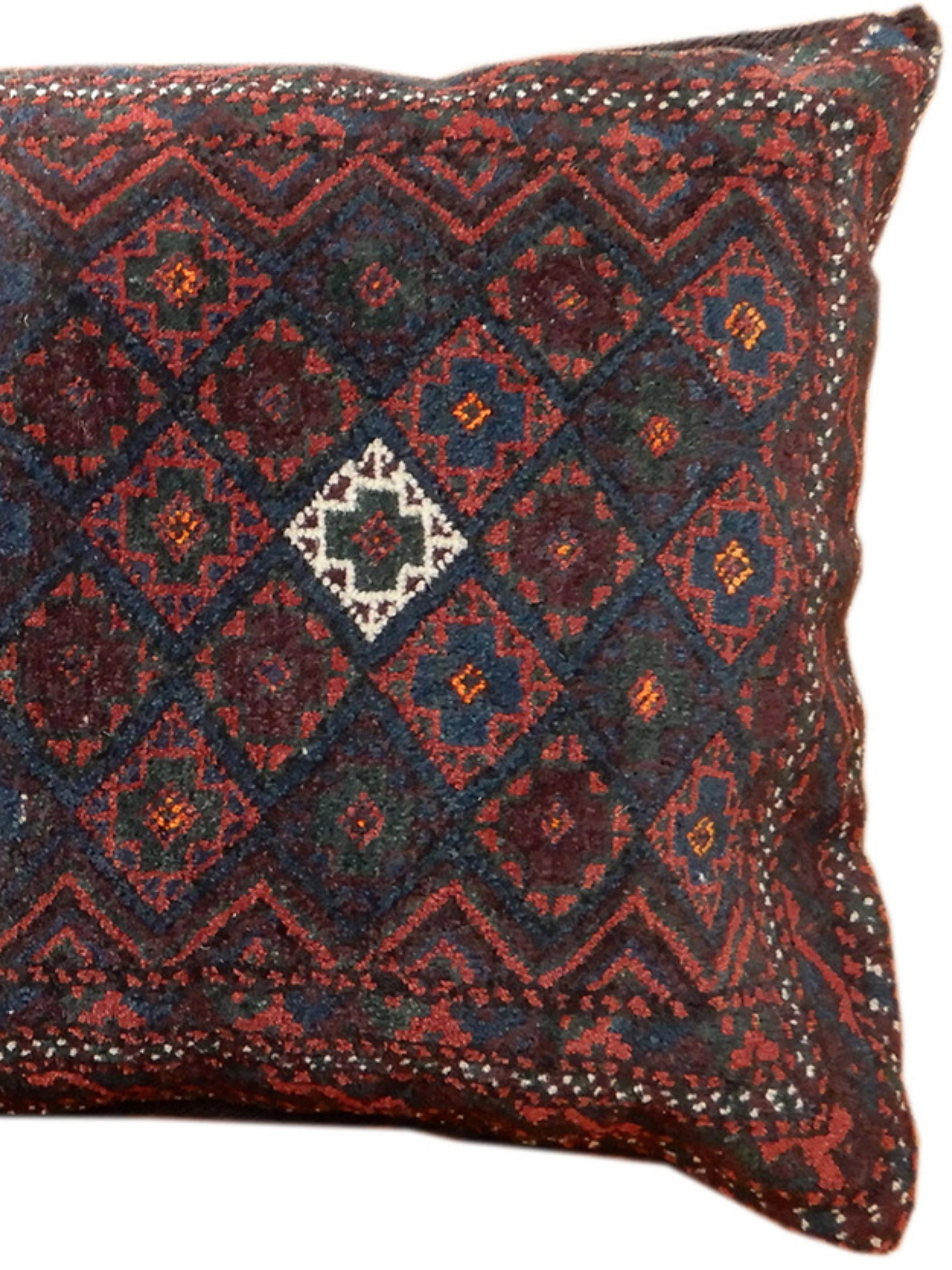 Cuscino da lancio Baluch Balisht, inizio XX secolo

Collezione del Dr. e della signora William T. Williams Price.

Informazioni aggiuntive:
Dimensioni: 1'8