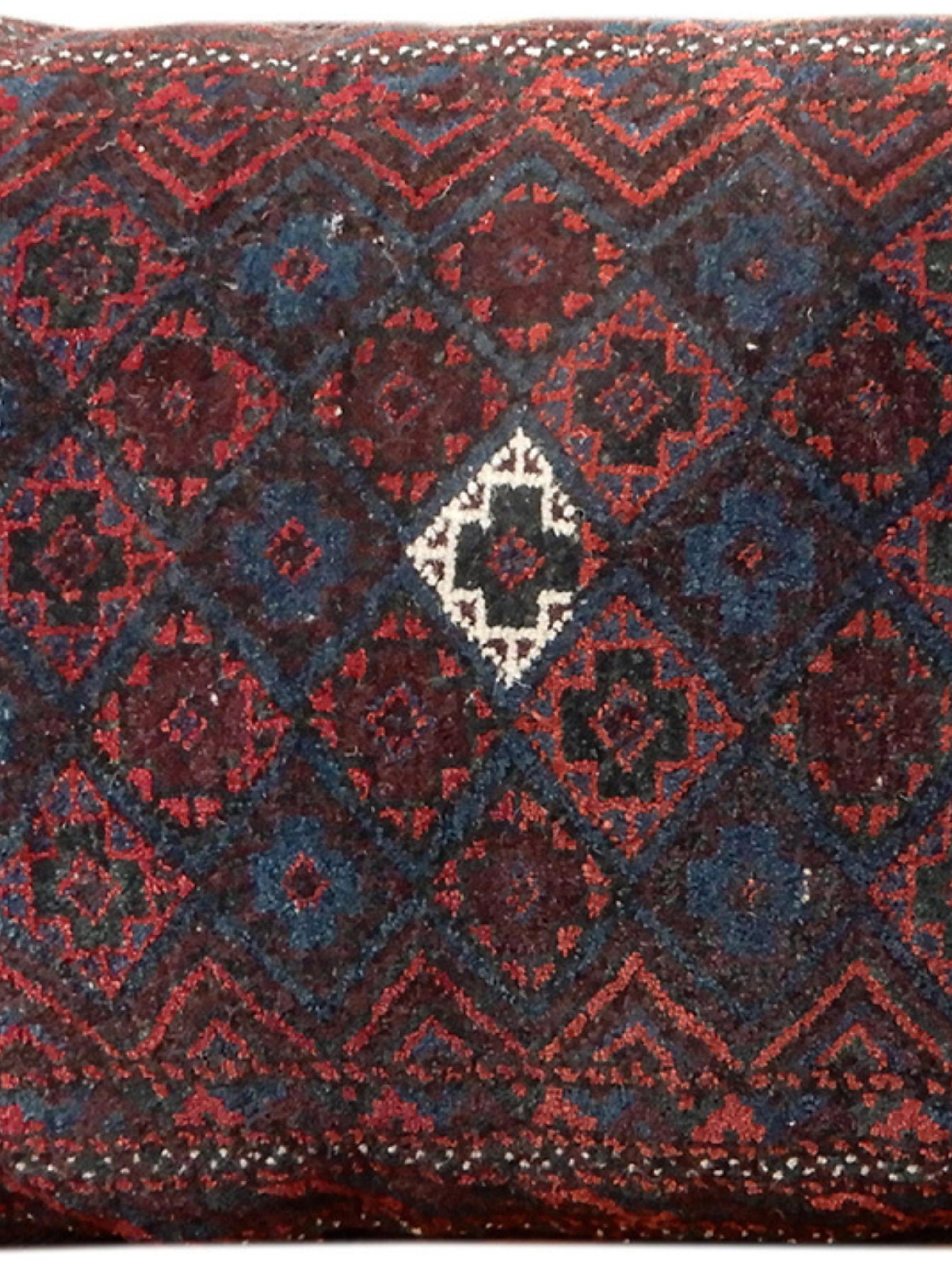 Annodato a mano Cuscino da lancio Baluch Balisht, inizio XX secolo in vendita