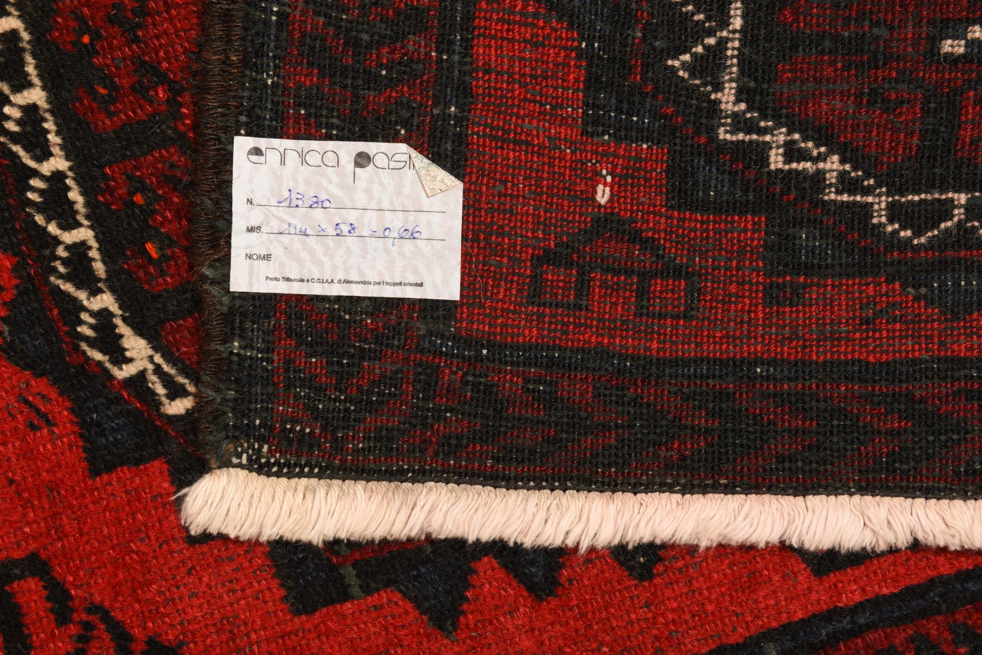 Small rug woven by a nomad woman of Balucestan, with a beautiful Bokara design, excellent wool and beautiful colors. Uncommon.
Can be placed anywhere.

ref. nr. 1380