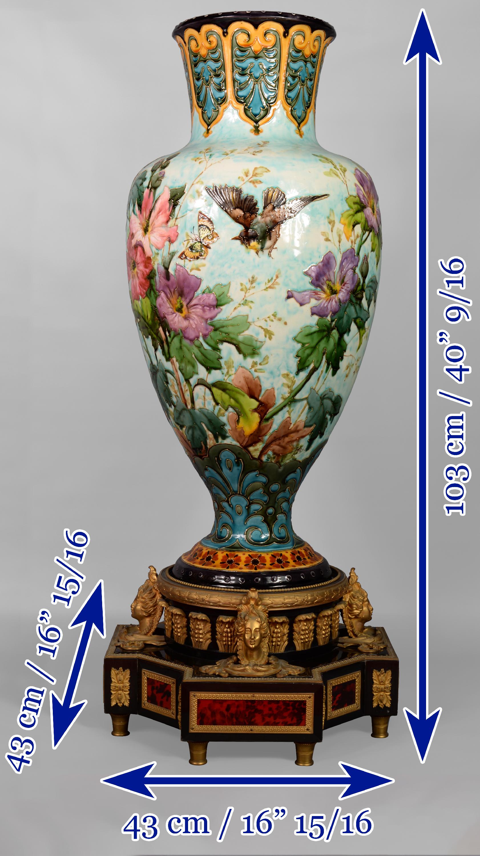 Baluster Napoleon III Vase in Porcelain on a Base with Scales and Wood Veneer For Sale 7