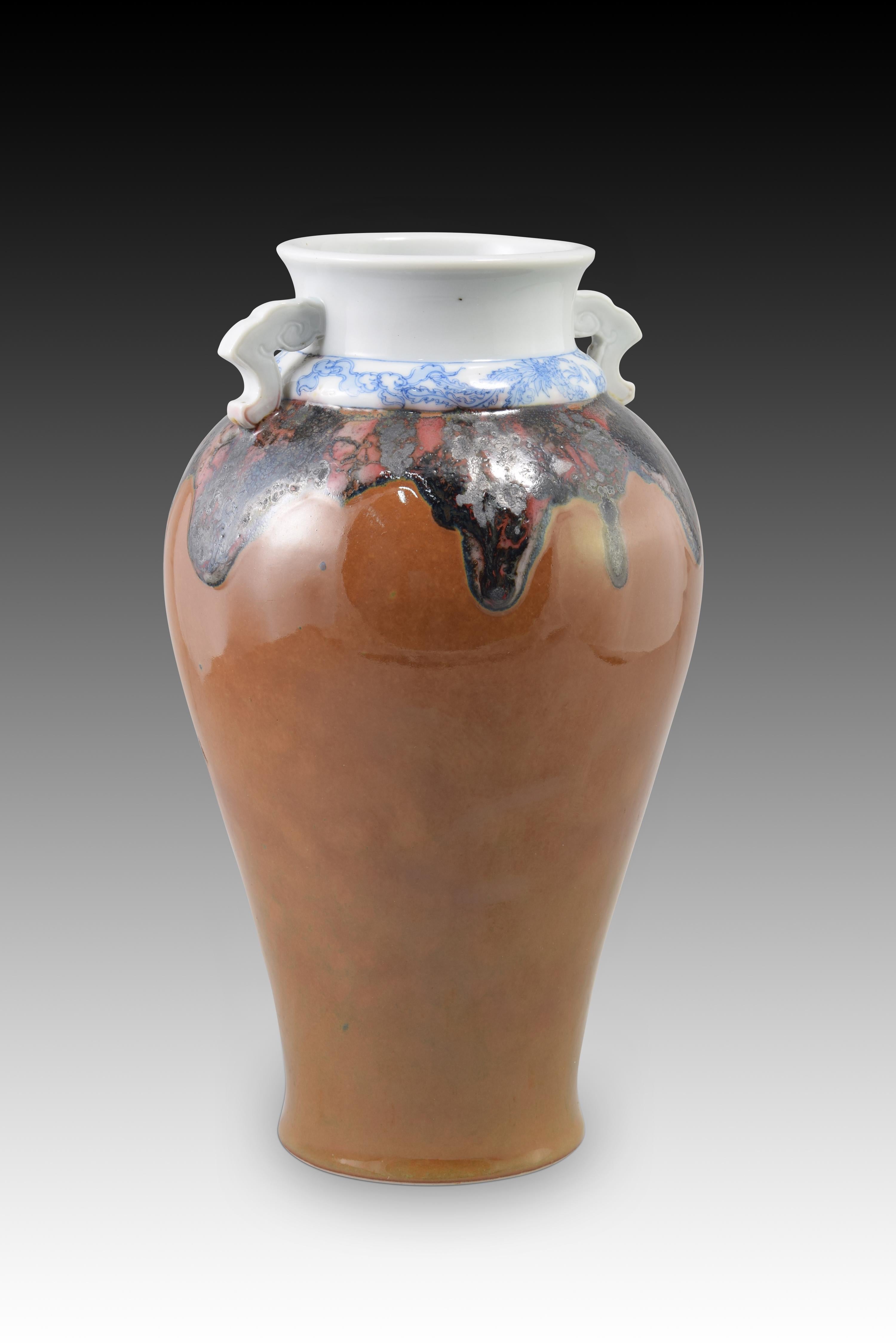 XX secolo Vaso a balaustro. Porcellana. Periodo Taisho, Giappone, 1912-1926. in vendita