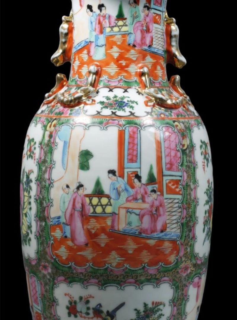 Chinese Baluster vase Canton porcelain - famille rose - Qing - Early 20th China
